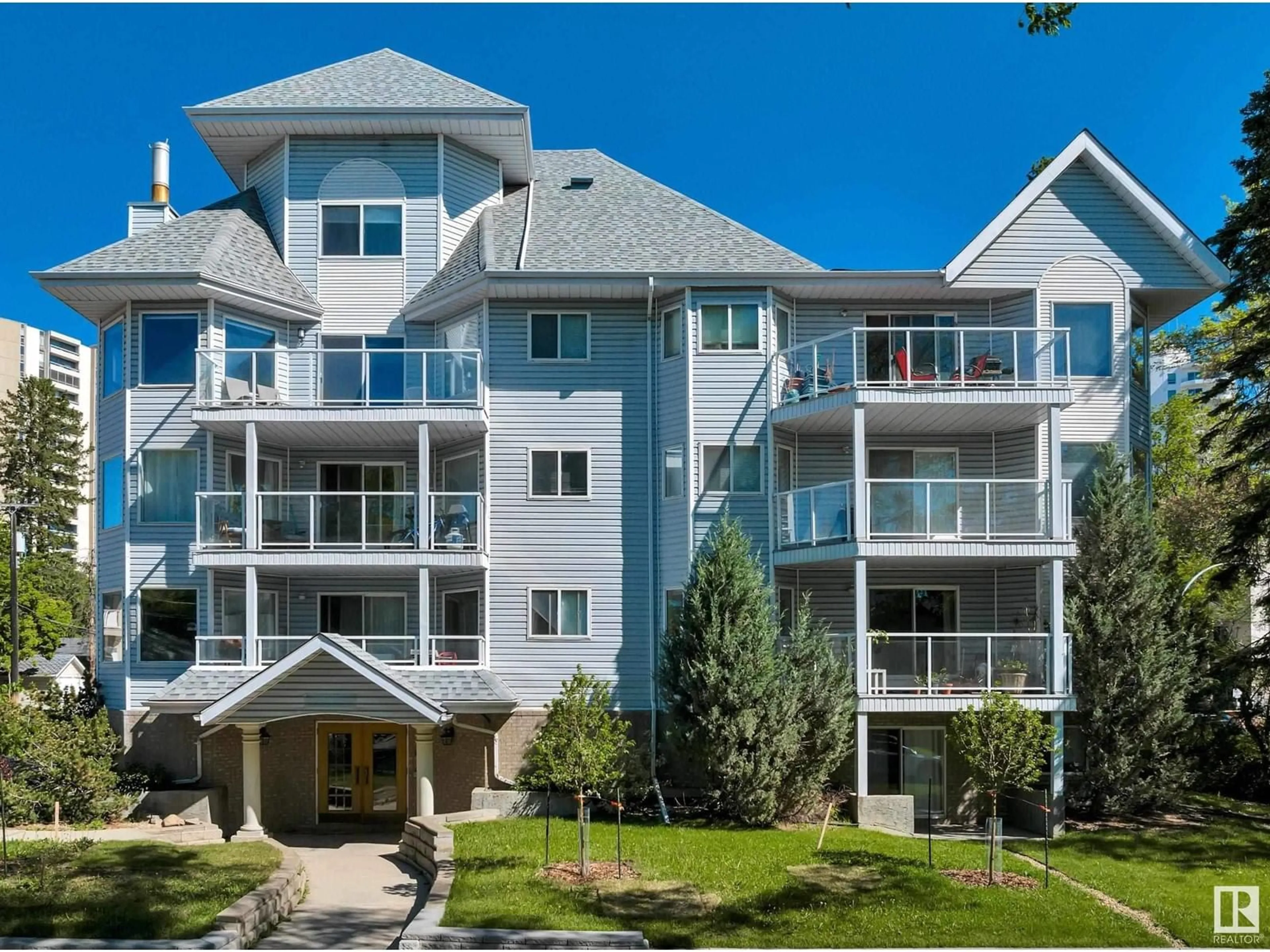 Home with vinyl exterior material, mountain view for #102 - 10810 86 AV, Edmonton Alberta T6E2N2