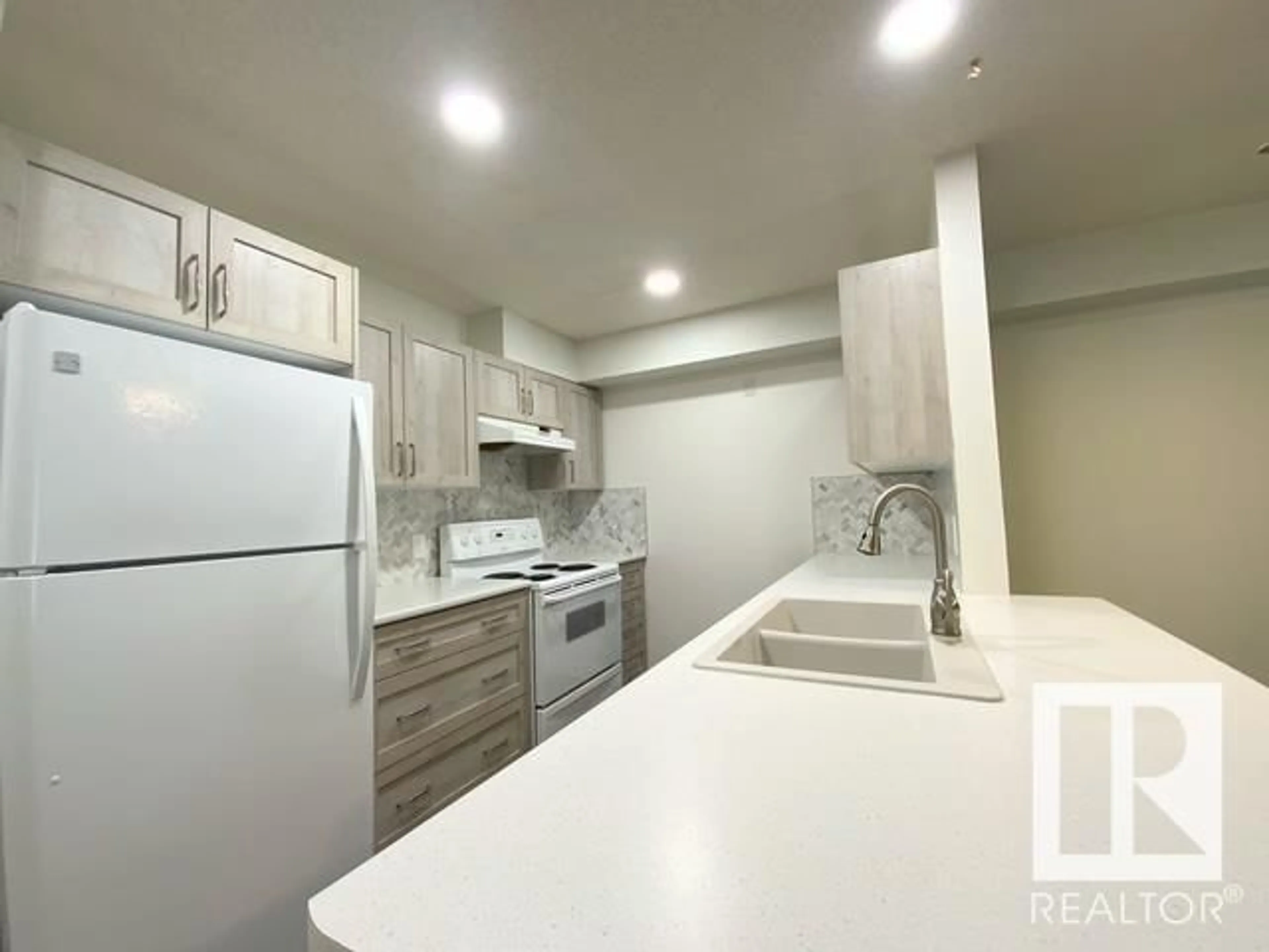 Standard kitchen, unknown for #102 - 5212 48 AV, Wetaskiwin Alberta T9A0N3