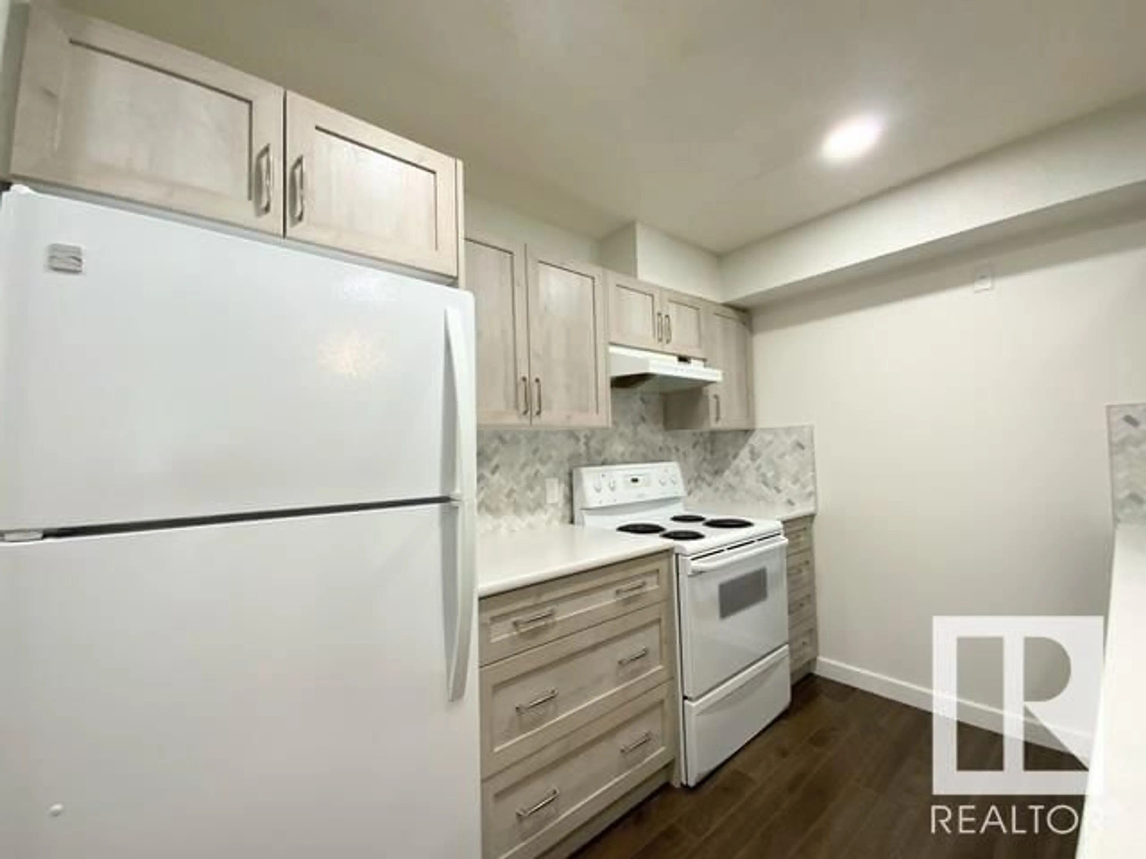 Standard kitchen, unknown for #102 - 5212 48 AV, Wetaskiwin Alberta T9A0N3