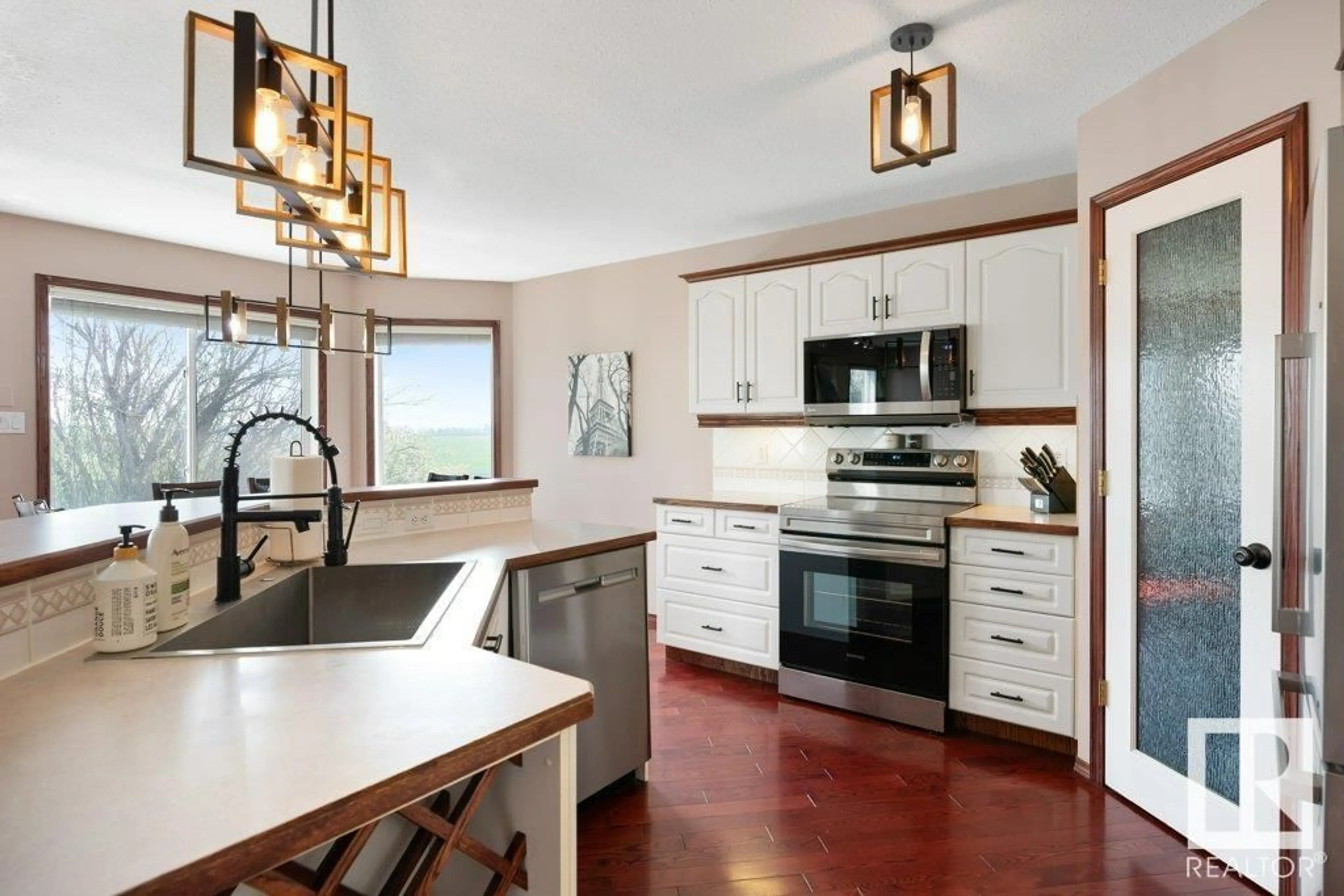Open concept kitchen, ceramic/tile floor for 9 HAYDEN PL, St. Albert Alberta T8N6V1