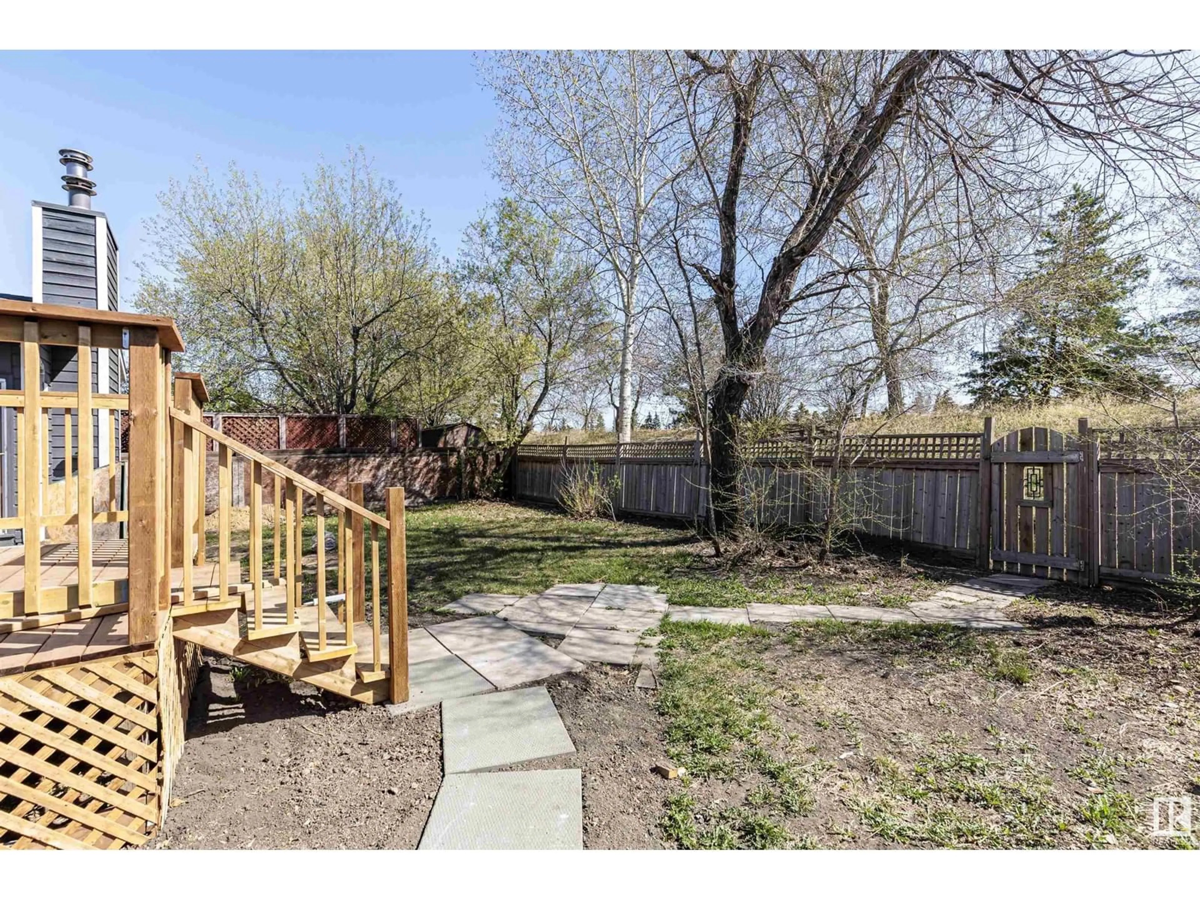 Patio, street for NW - 16723 98 ST, Edmonton Alberta T5X2S8