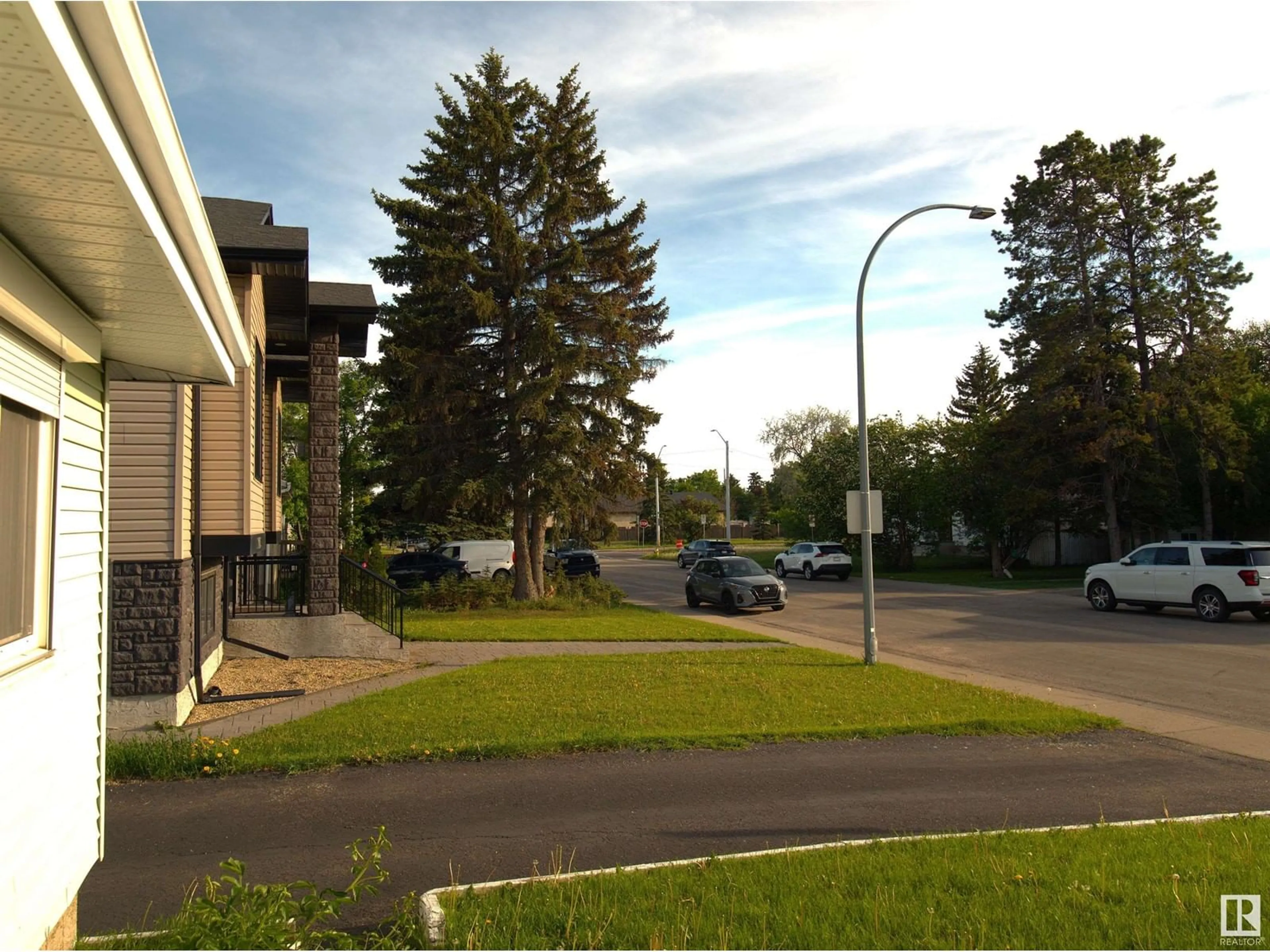 A pic from outside/outdoor area/front of a property/back of a property/a pic from drone, street for 10719 152 STREET, Edmonton Alberta T5P1Z2