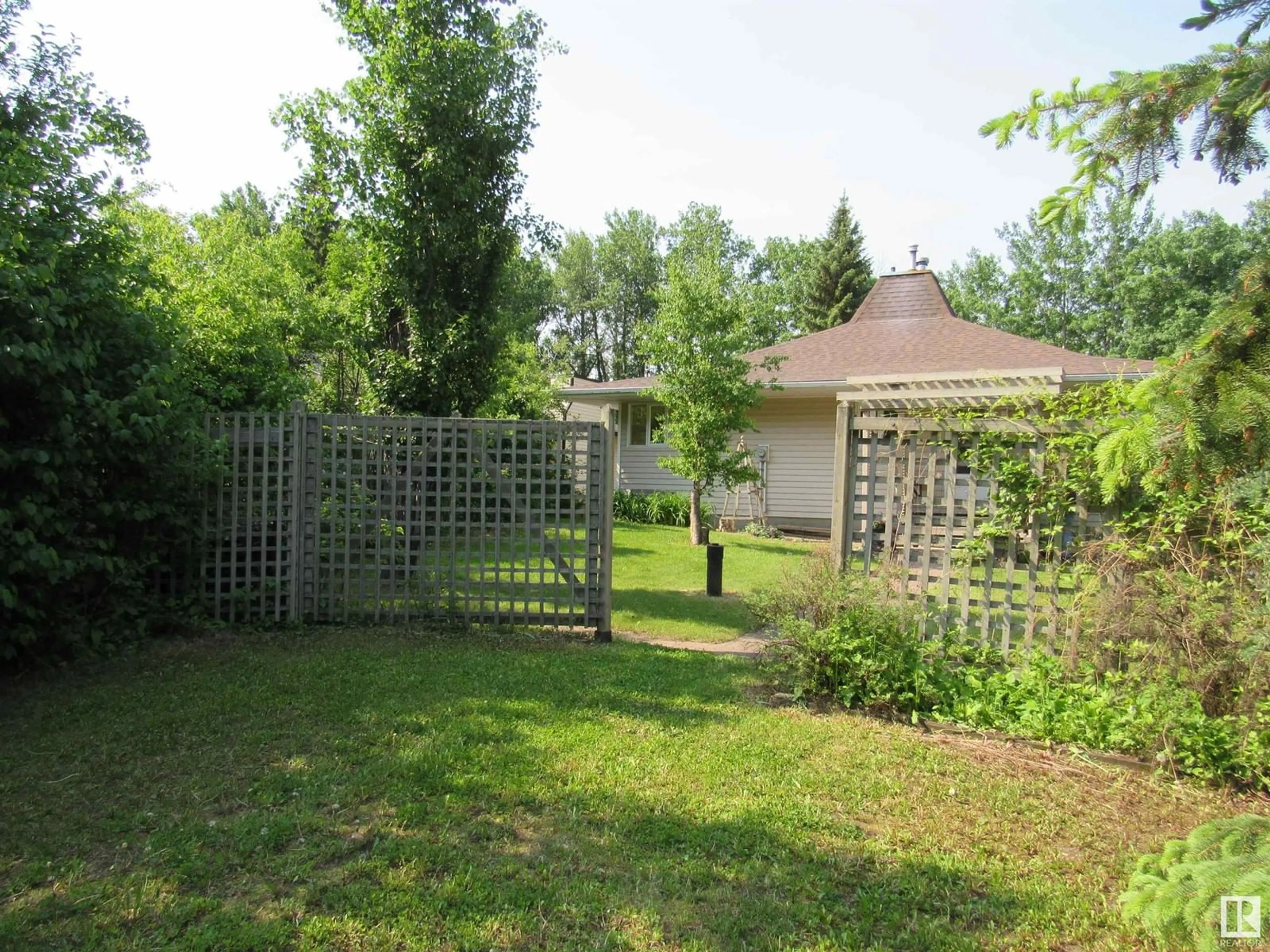 Shed for 225 - 5415 TWP RD 594, Rural Barrhead County Alberta T7N1N3