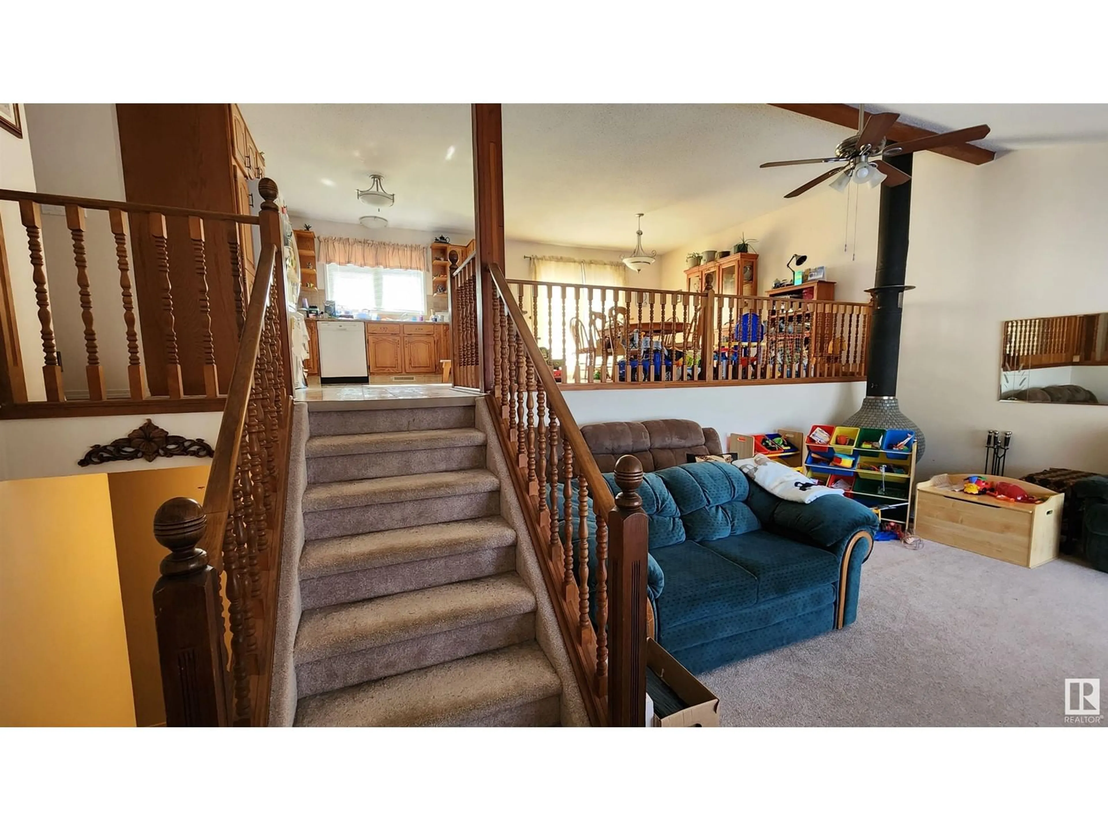 Indoor foyer for 5821 52 AV, Vermilion Alberta T9X1V7