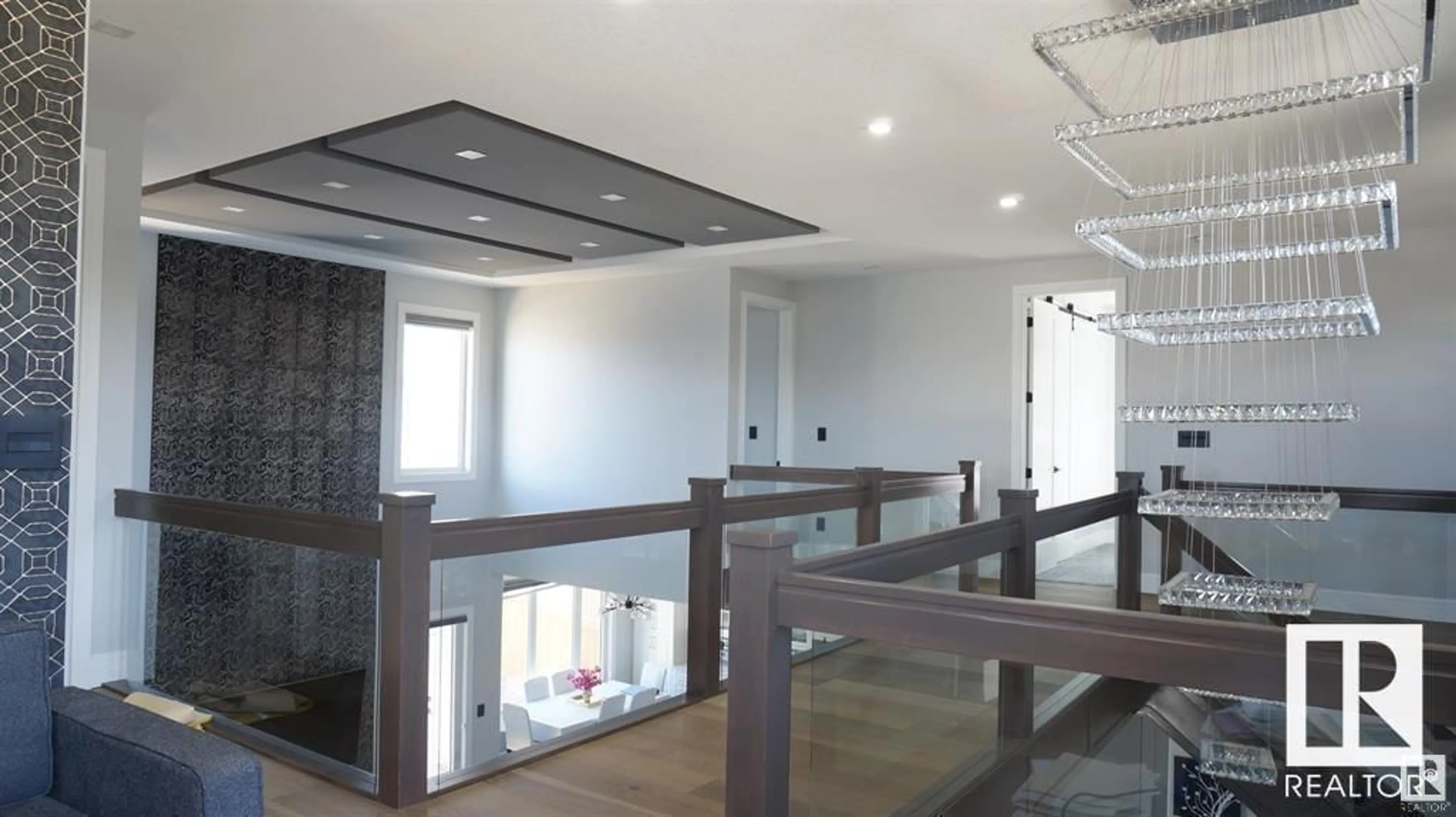 Indoor foyer for SW - 707 180 ST, Edmonton Alberta T6W2S8