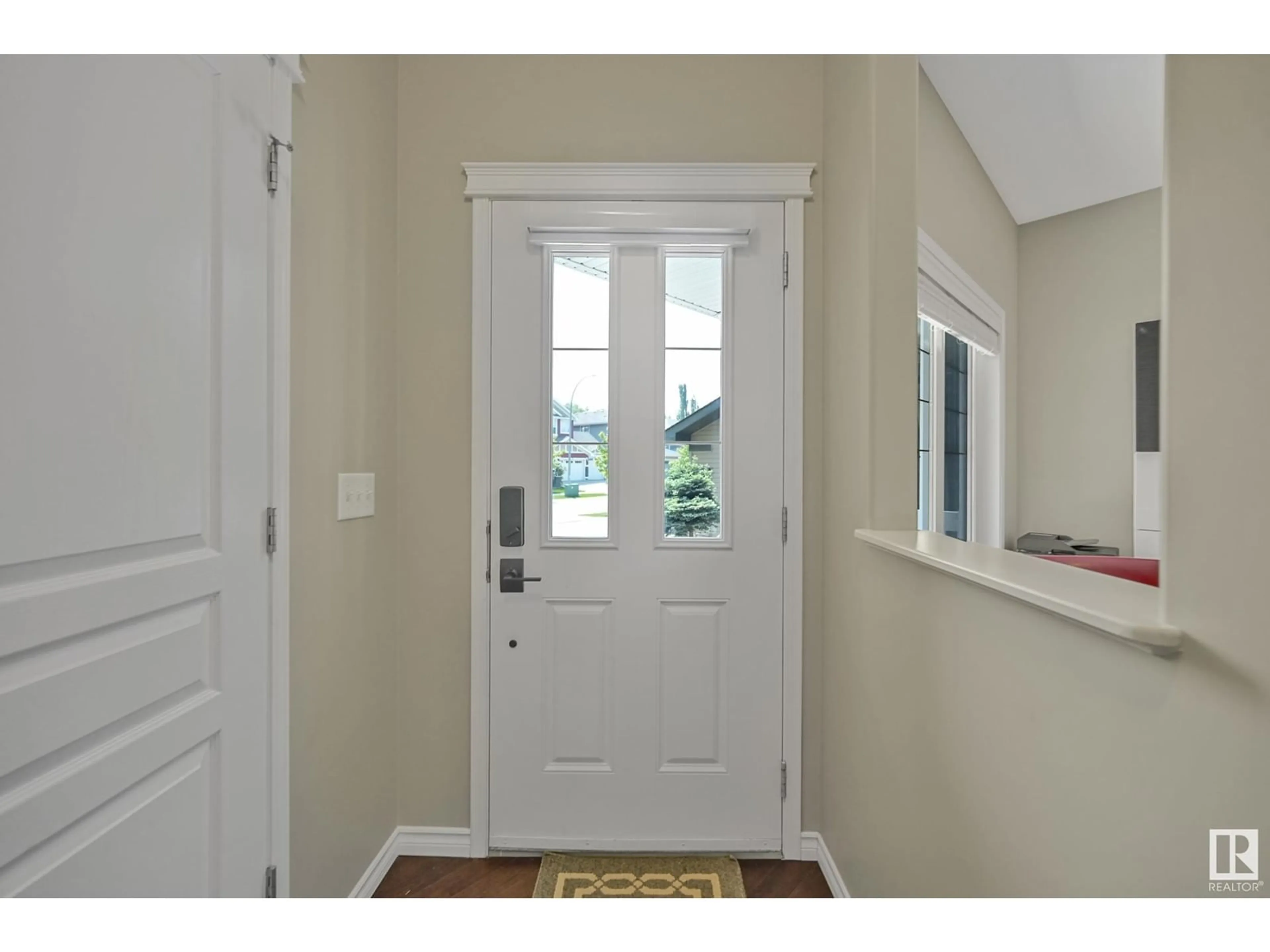 Indoor entryway for 100 ELLINGTON CR, St. Albert Alberta T8N4C6