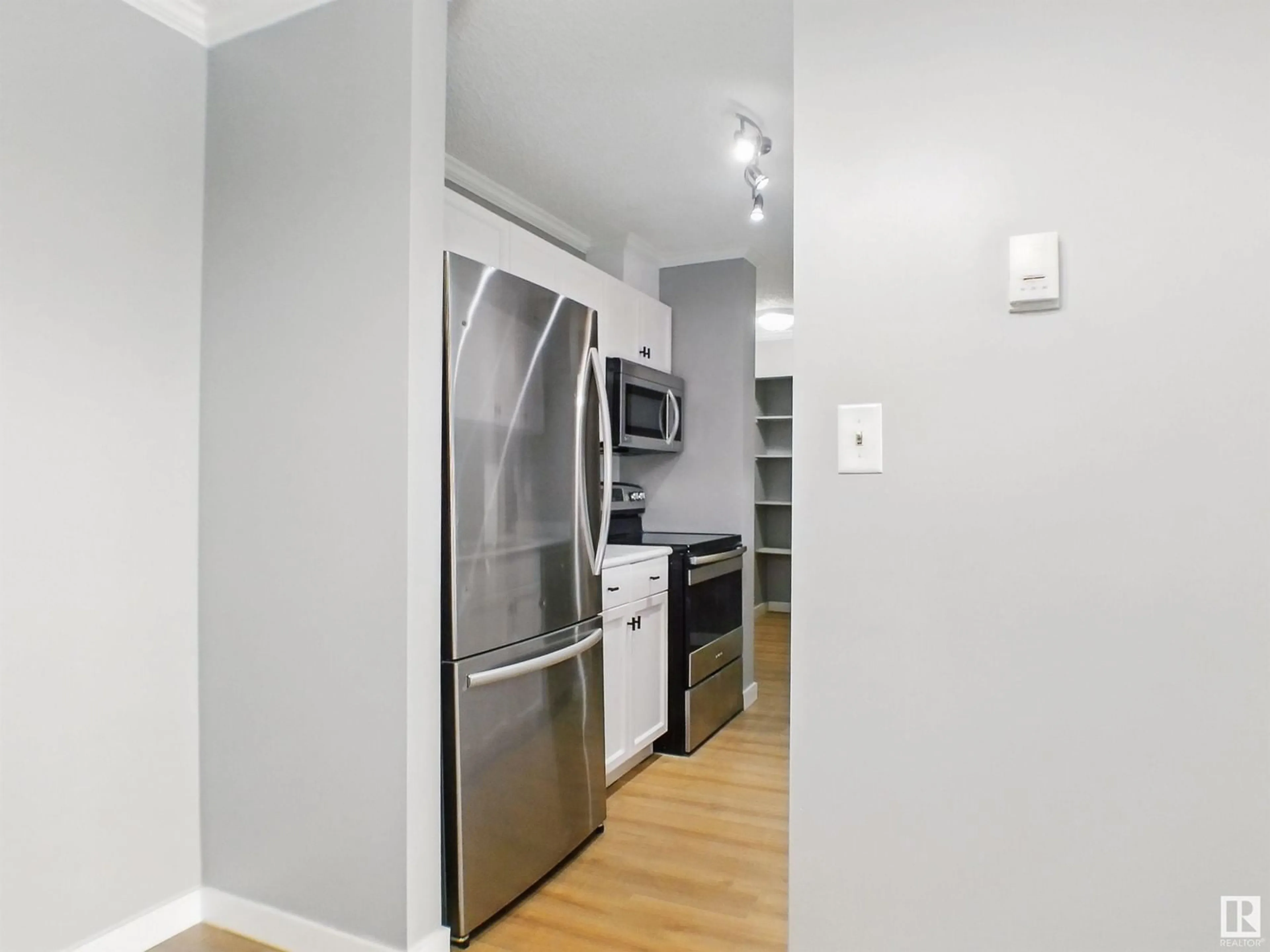 Standard kitchen, unknown for #330 - 4210 139 AV NW, Edmonton Alberta T5Y2W6