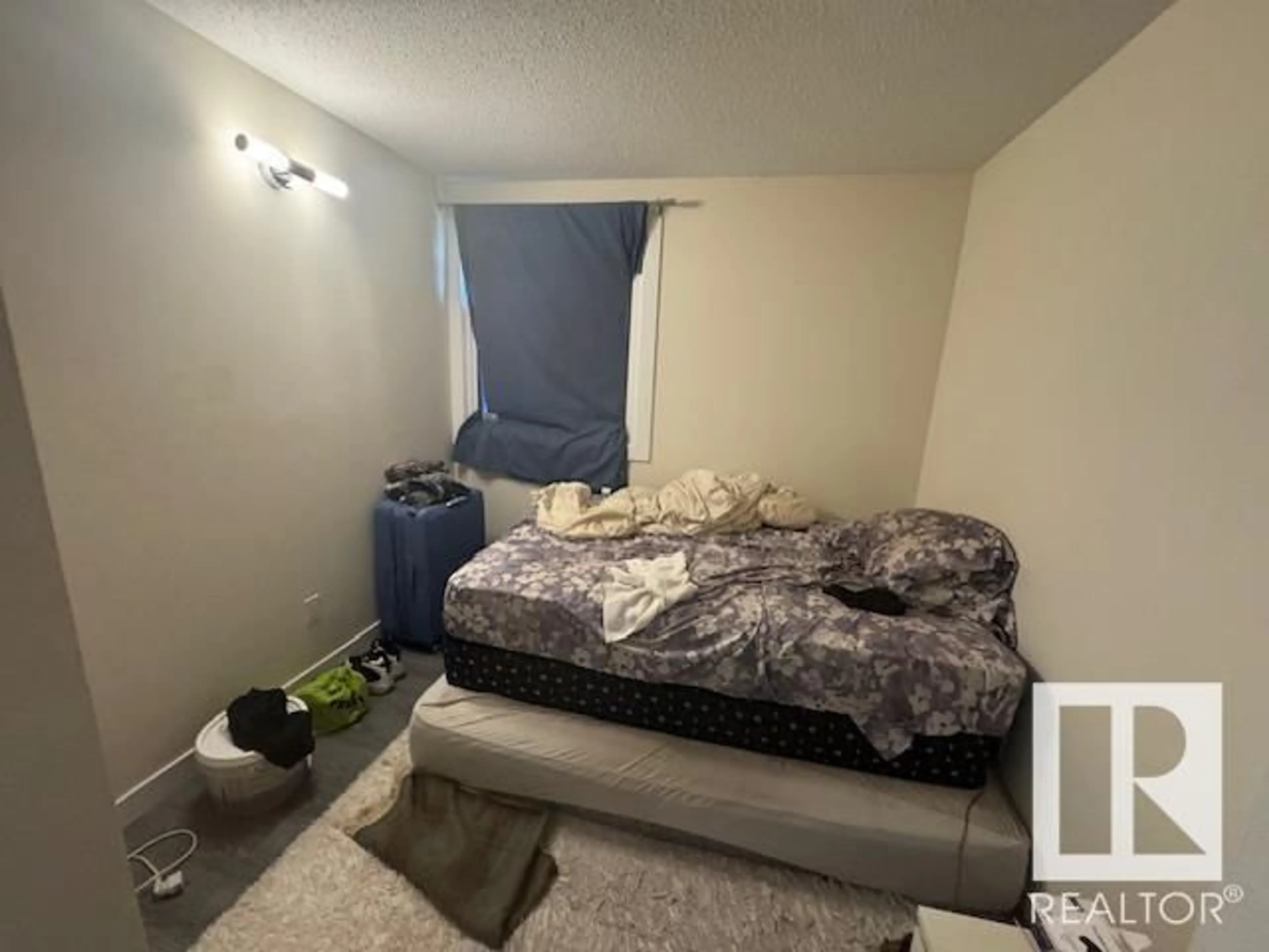 A pic of a room for 692 ABBOTTSFIELD RD, Edmonton Alberta T5W4R4
