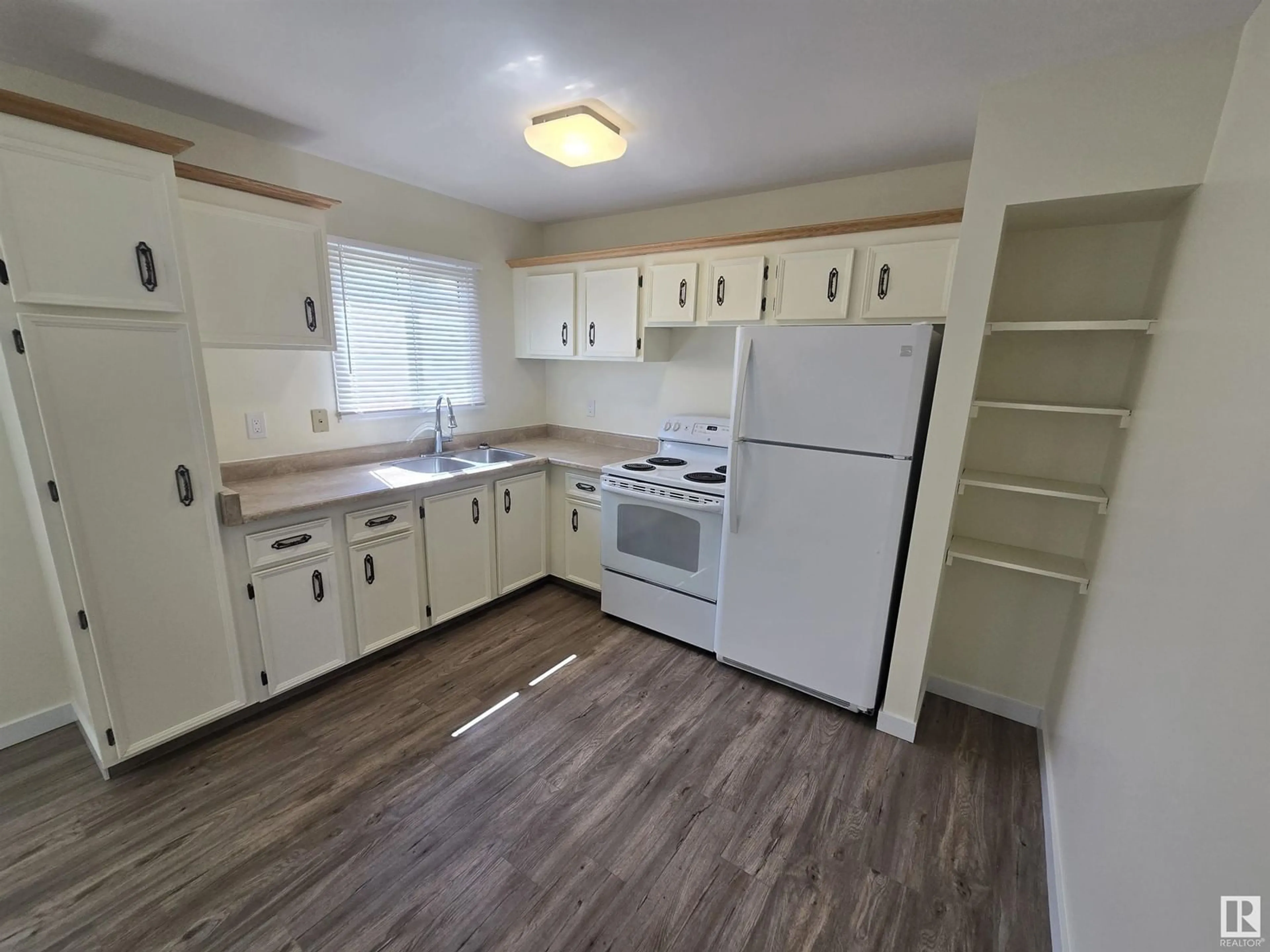 Standard kitchen, unknown for NW - 14047 30 ST, Edmonton Alberta T5Y1R5