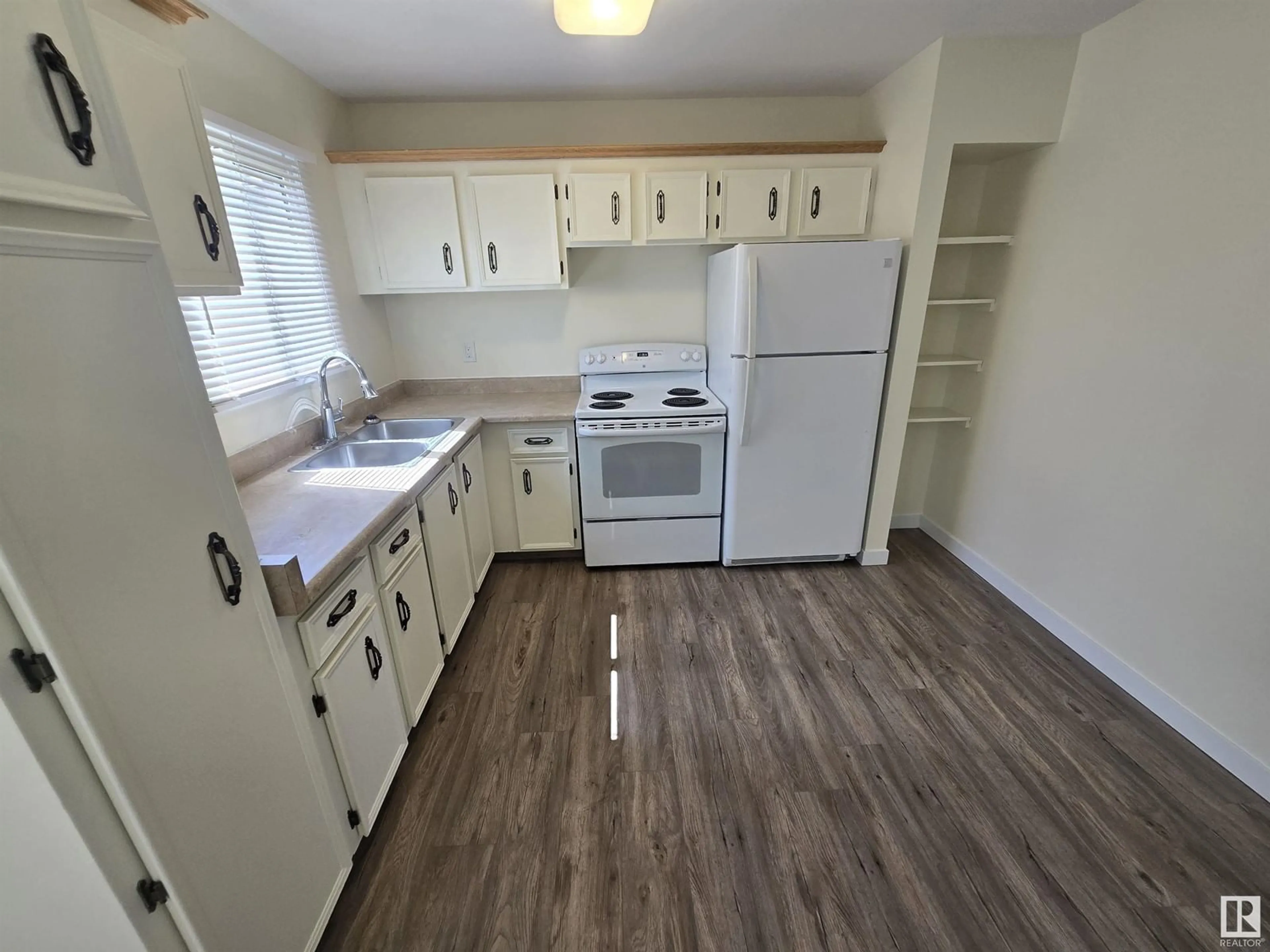 Standard kitchen, unknown for NW - 14047 30 ST, Edmonton Alberta T5Y1R5
