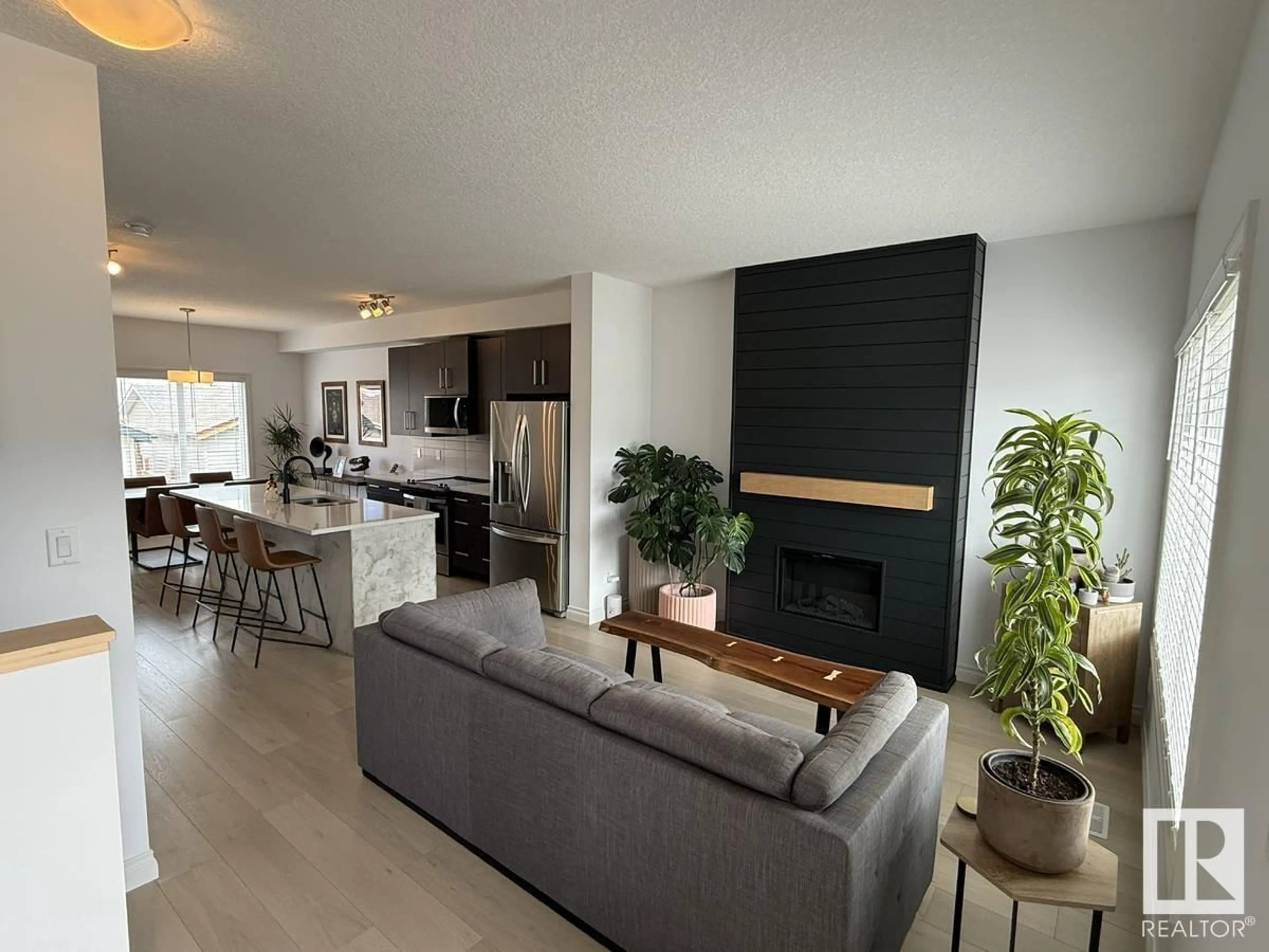 Living room with furniture, unknown for 822 MORRIS AV, Leduc Alberta T9E1E9