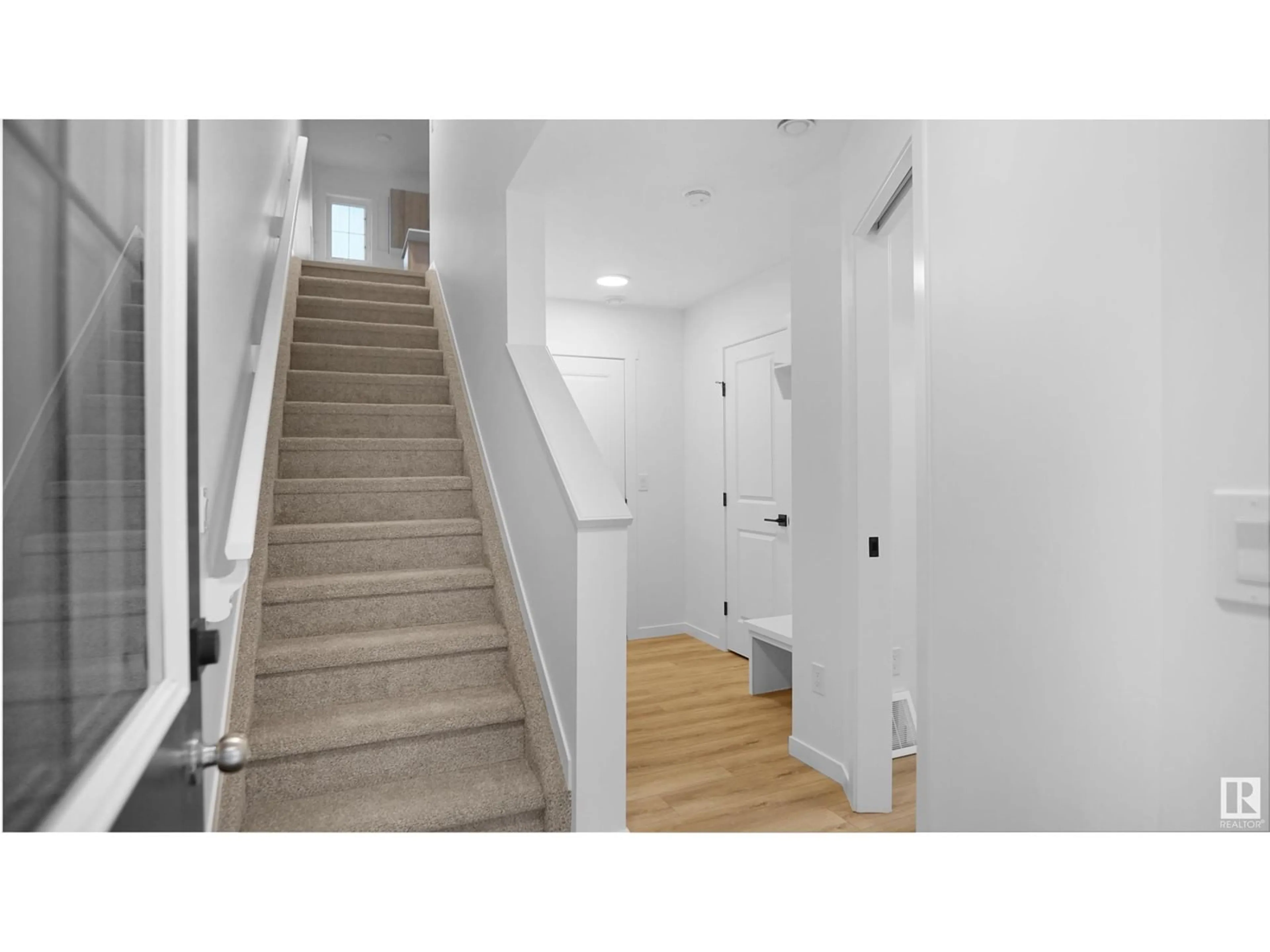 Unknown for 20 29 AIRPORT RD, Edmonton Alberta T5G2P9