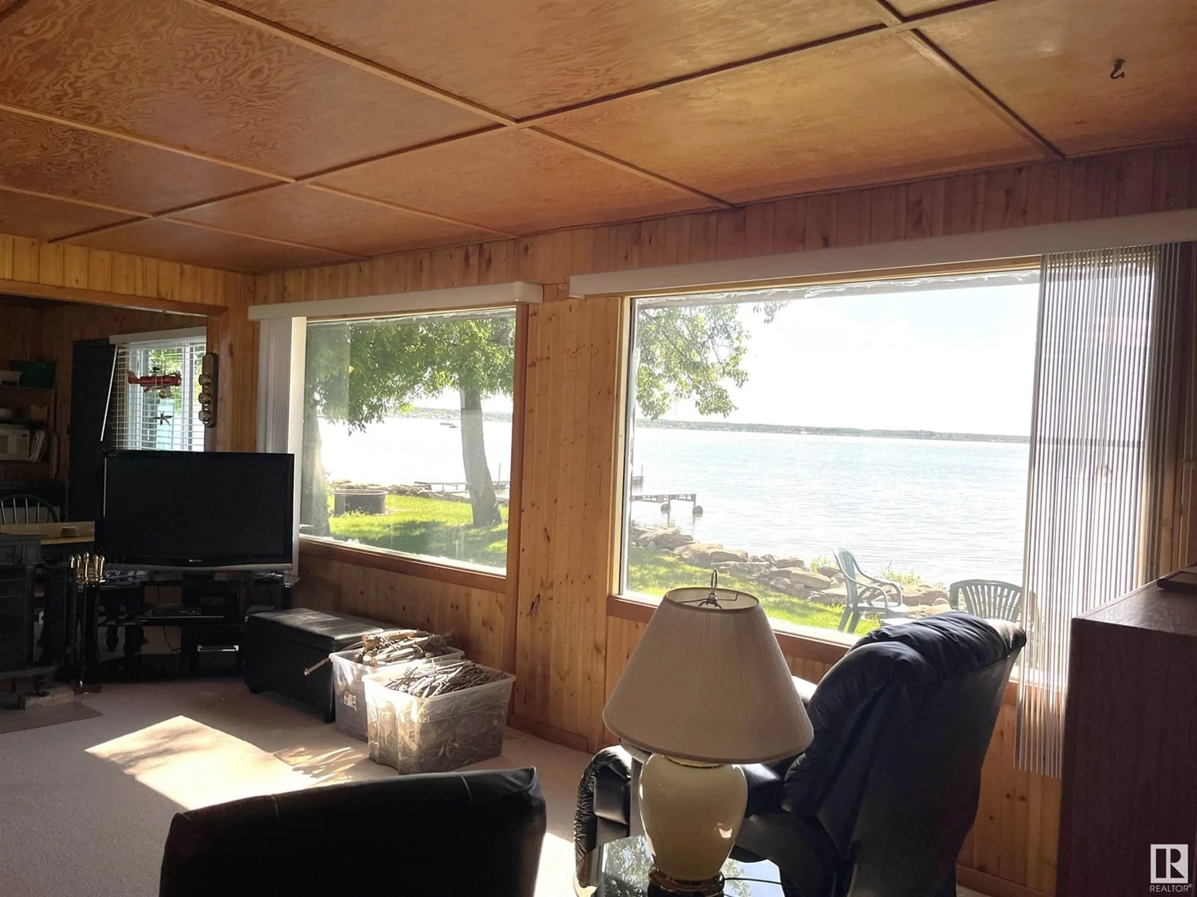 A pic of a room for 4412 SUNSET DR, Rural Lac Ste. Anne County Alberta T0E0A0