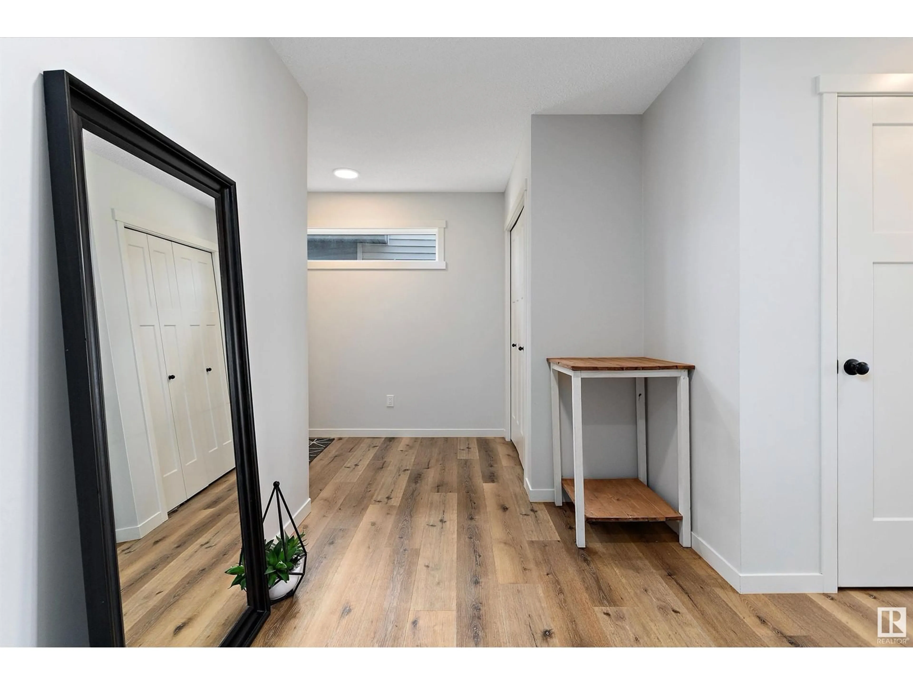 Indoor entryway for 6 CALEDON CR, Spruce Grove Alberta T7X0Y8