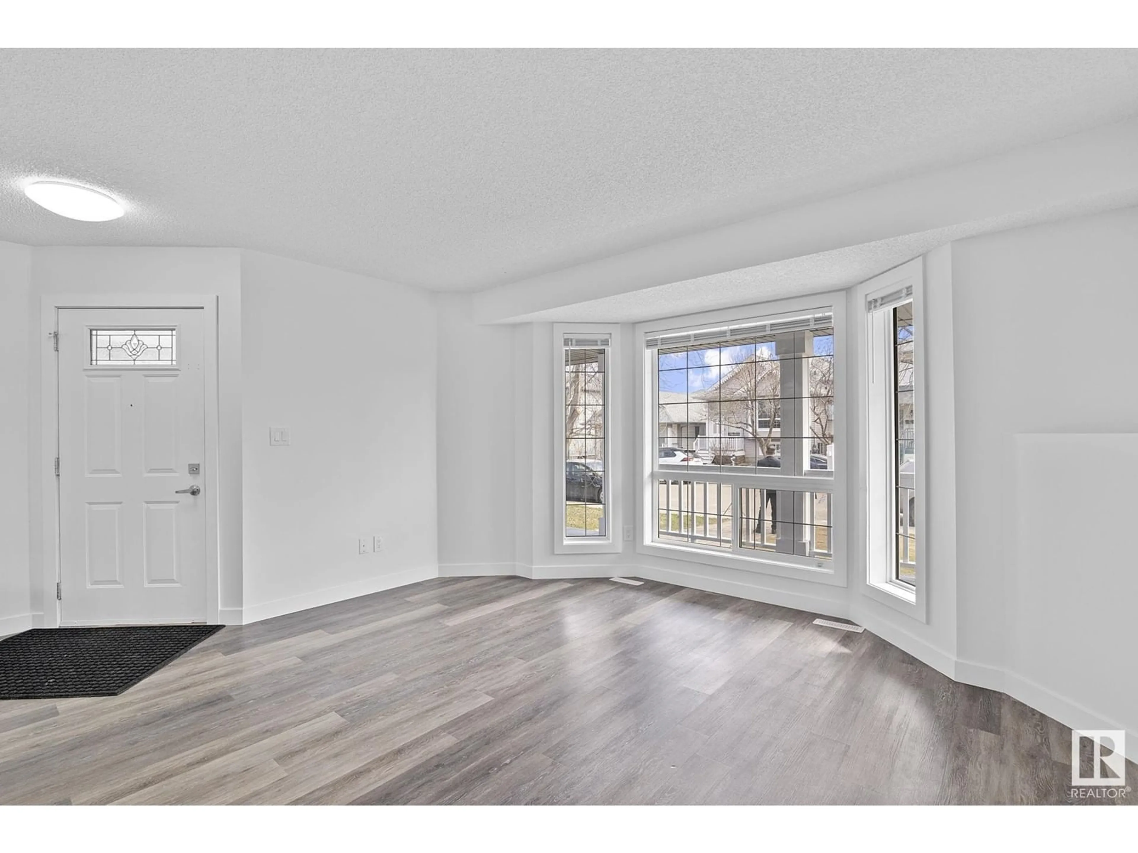 Unknown for 3836 24 ST, Edmonton Alberta T6T1K6