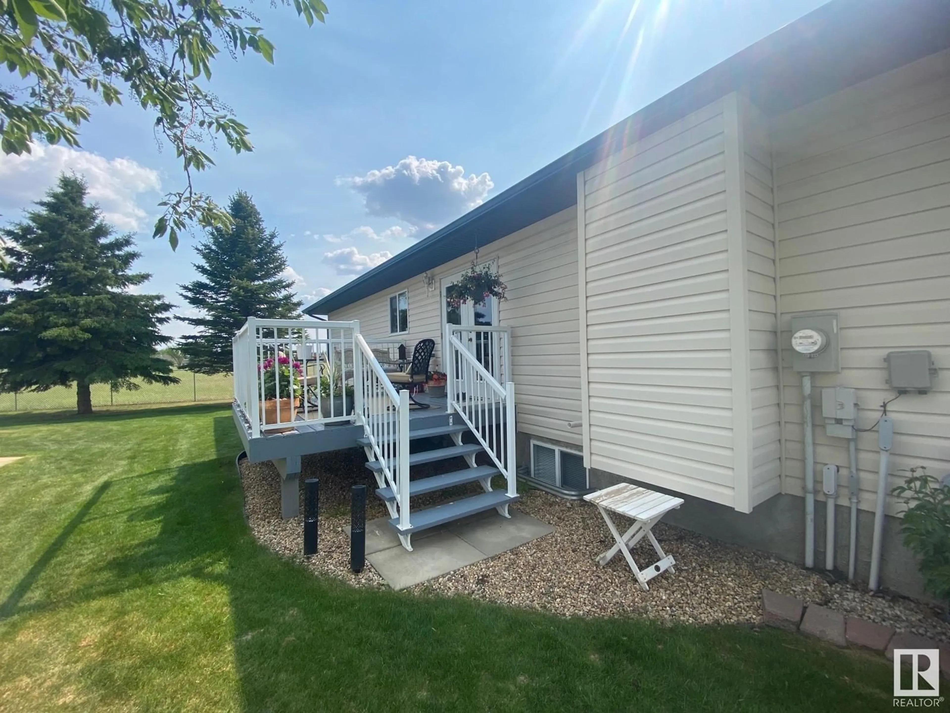 Unknown for 102 - 7000 DR, Wetaskiwin Alberta T9A3R9