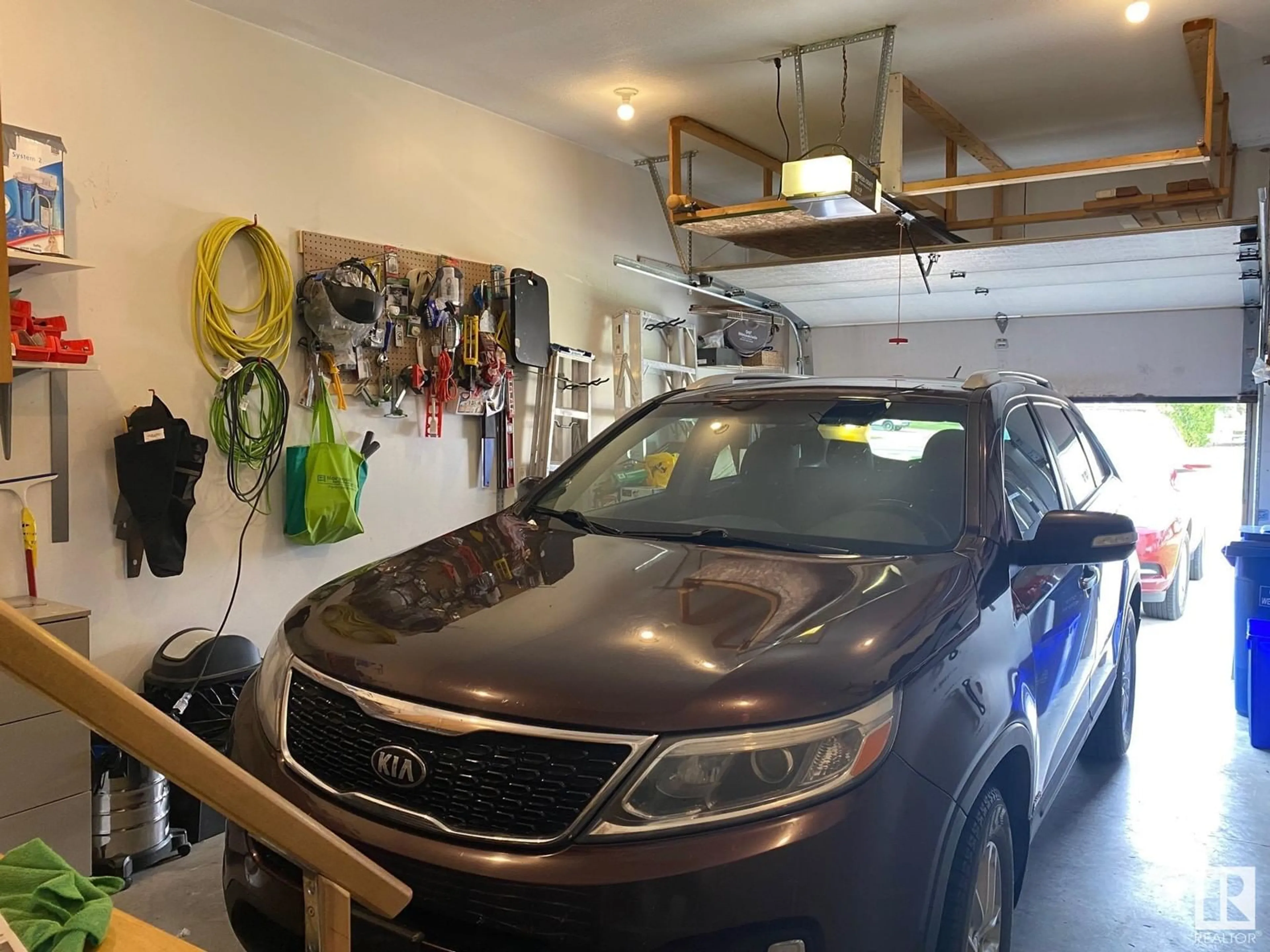 Indoor garage for 102 - 7000 DR, Wetaskiwin Alberta T9A3R9
