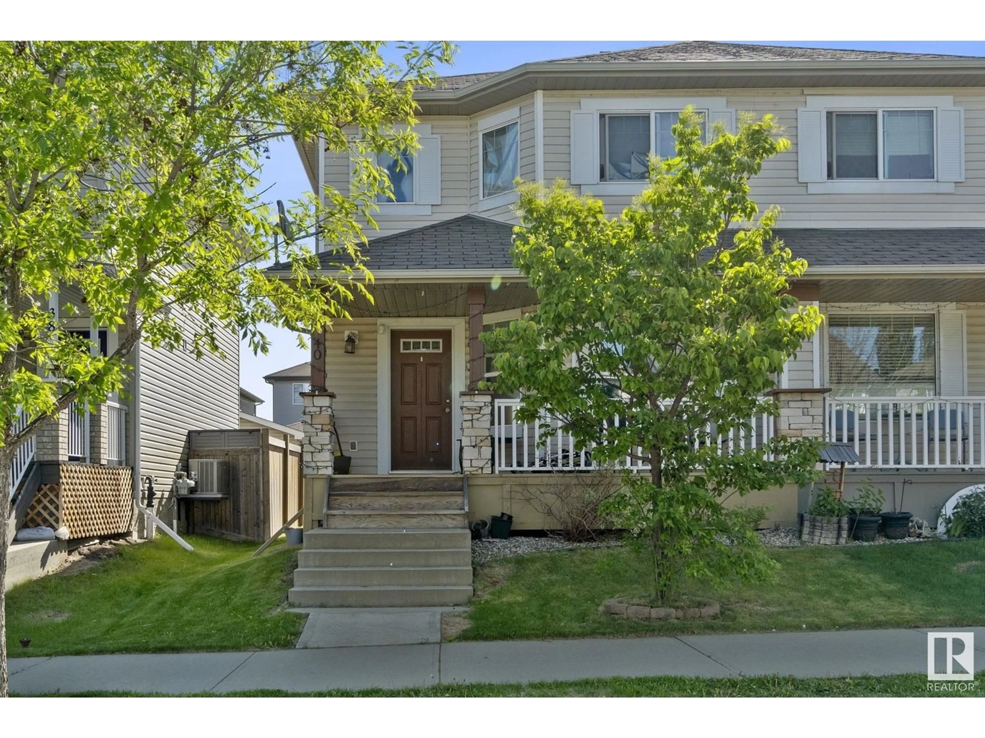 Home with vinyl exterior material, street for 40 VIVIAN WY, Spruce Grove Alberta T7X0B6