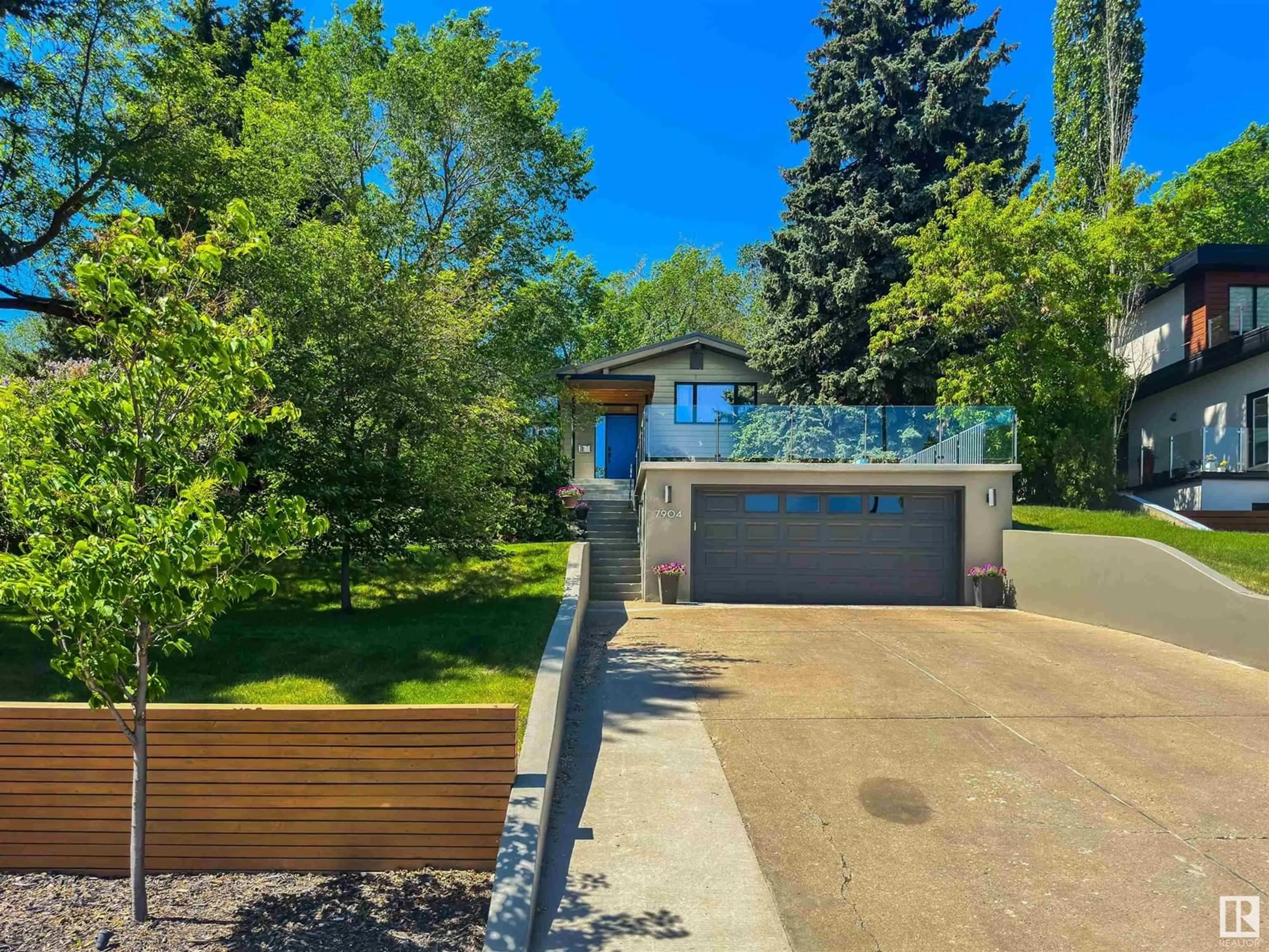 A pic from outside/outdoor area/front of a property/back of a property/a pic from drone, street for 7904 BUENA VISTA RD, Edmonton Alberta T5R5R4
