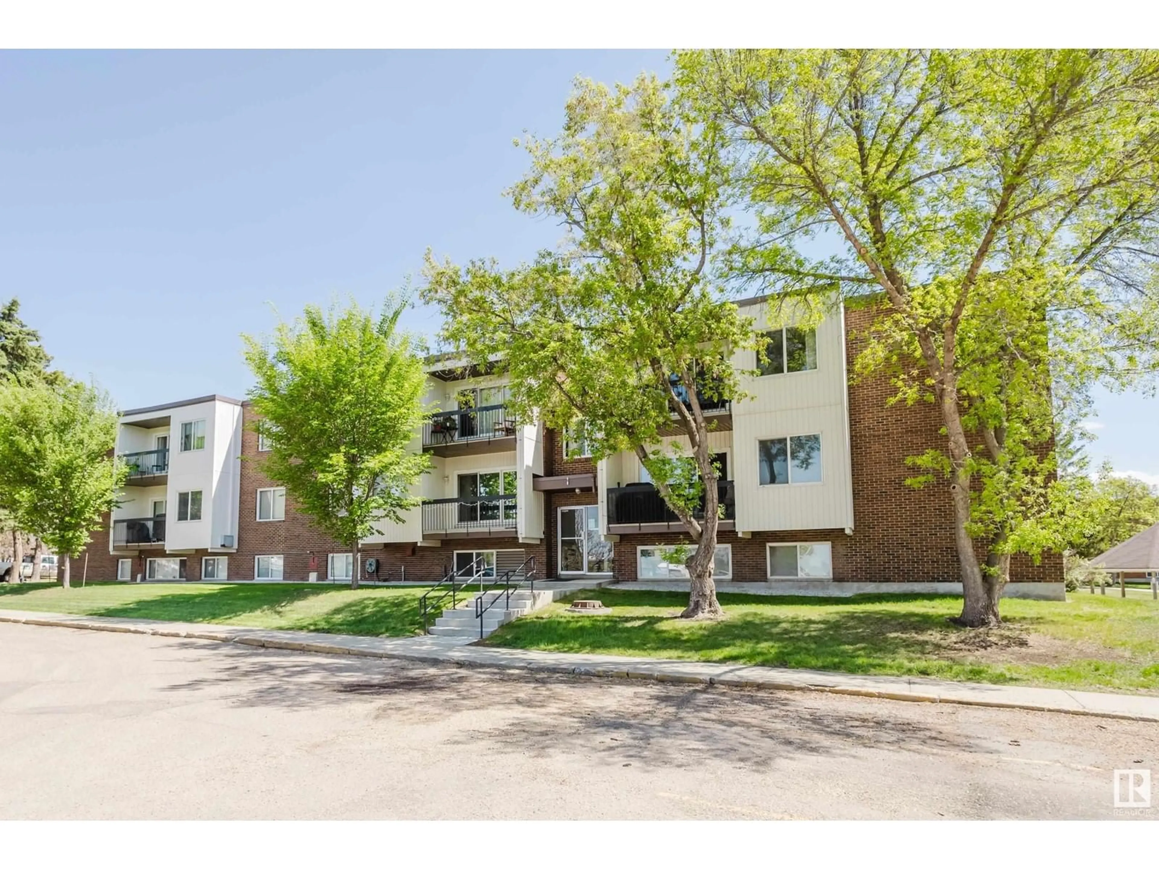 Unknown for #105 - 11455 41 AV, Edmonton Alberta T6J0T9