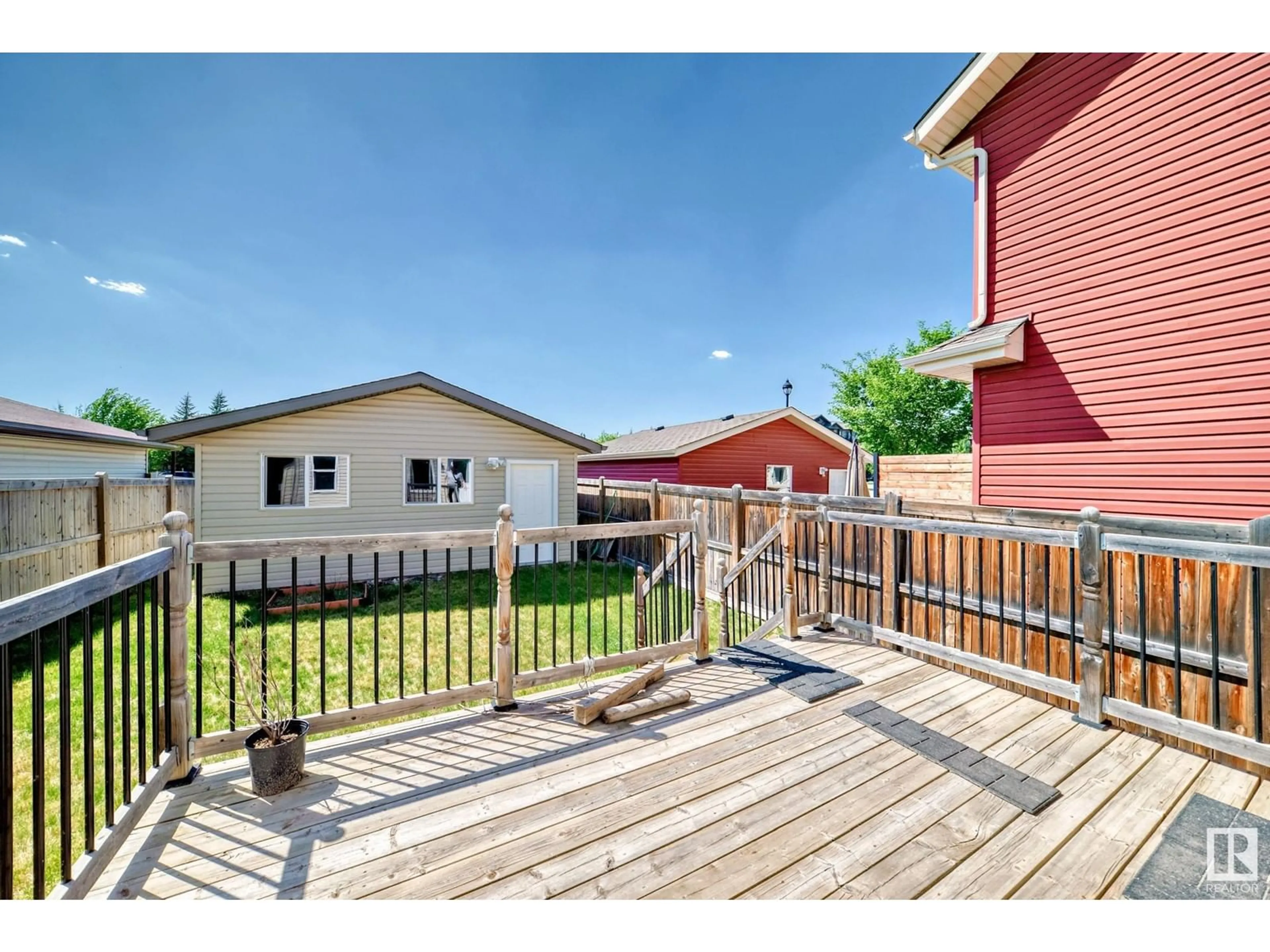 Patio, unknown for 7715 SCHMID CR, Edmonton Alberta T6R0K6