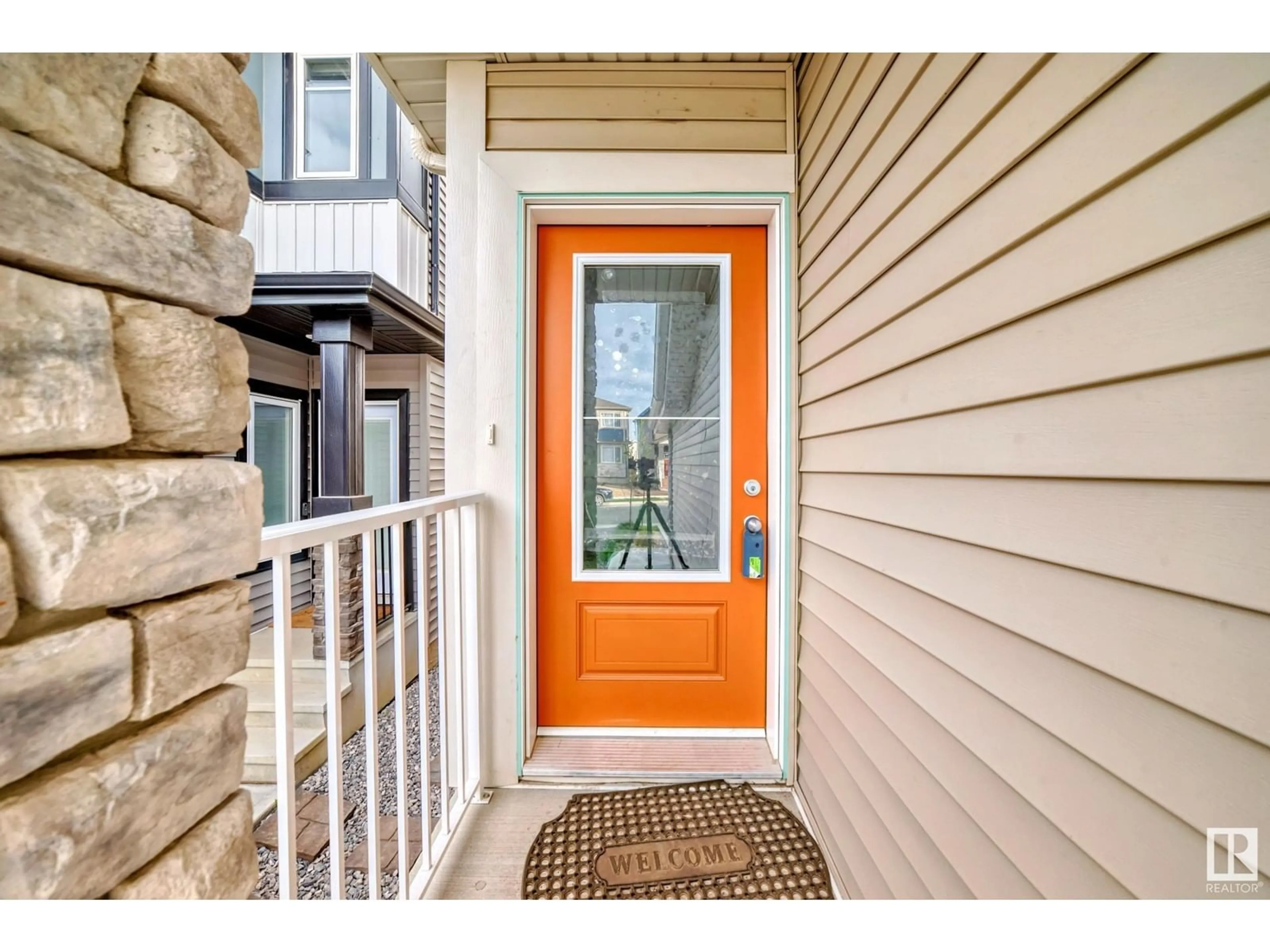 Indoor entryway for 5357 LARK LANDING LD, Edmonton Alberta T5S0S2