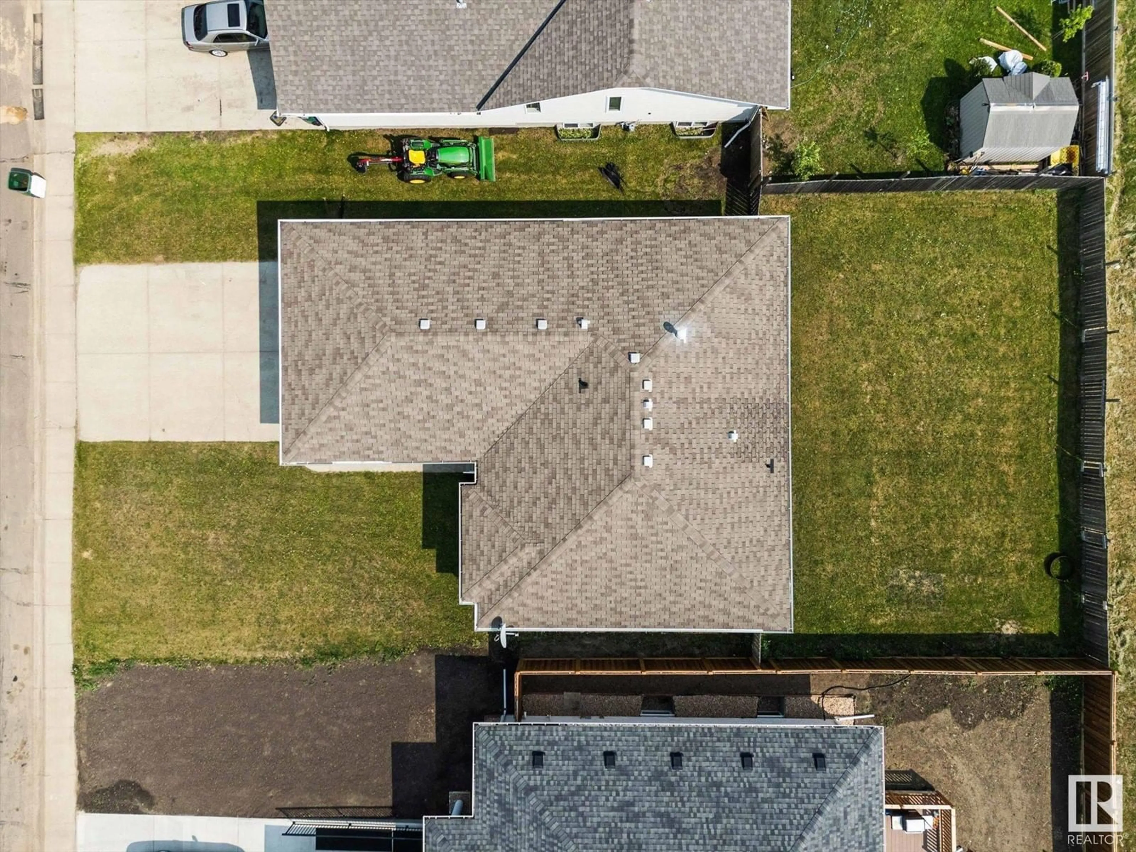 A pic from outside/outdoor area/front of a property/back of a property/a pic from drone, street for 5170 54 AV, Redwater Alberta T0A2W0
