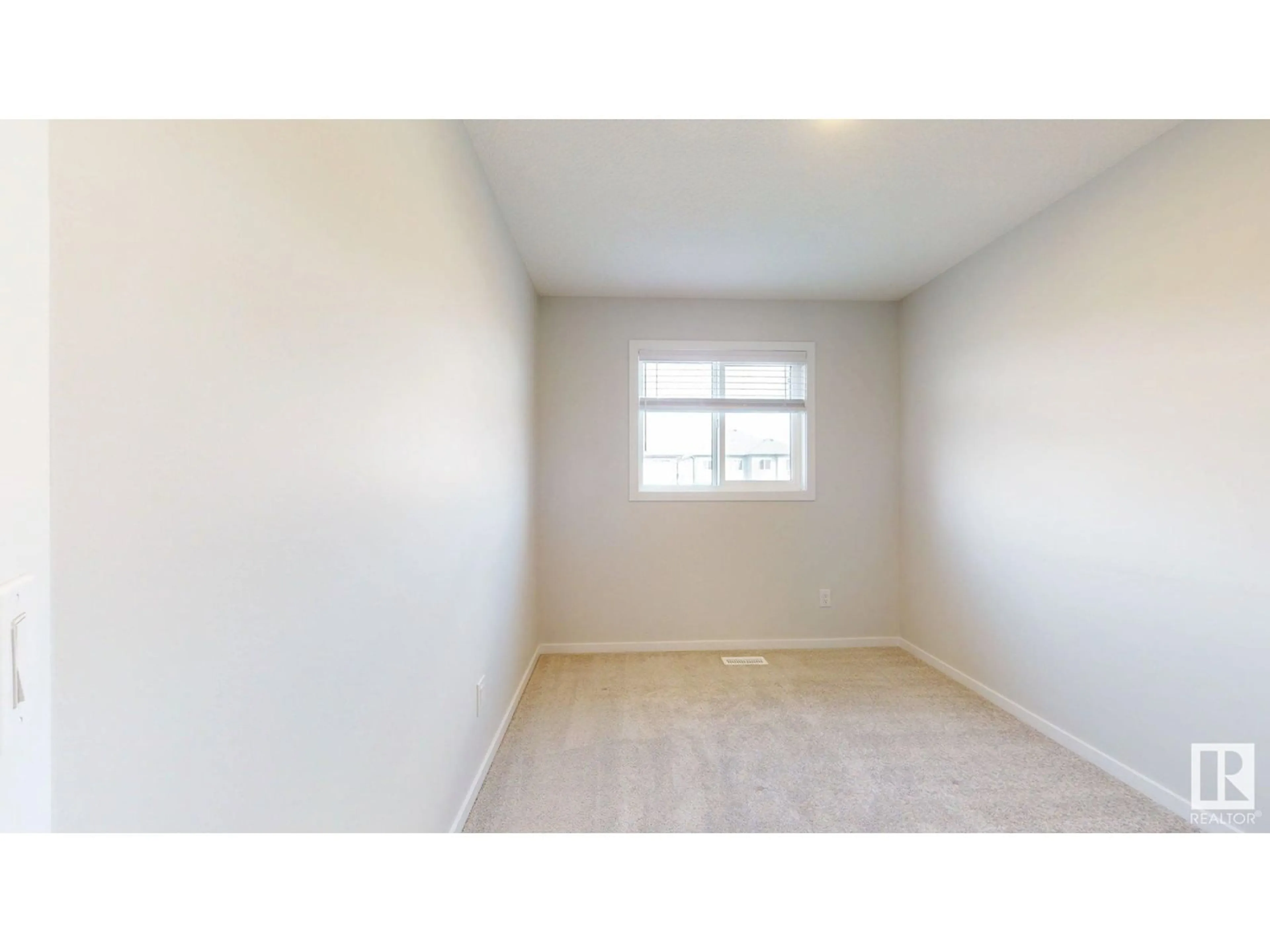 A pic of a room for 2047 MAPLE RD, Edmonton Alberta T6T2T1