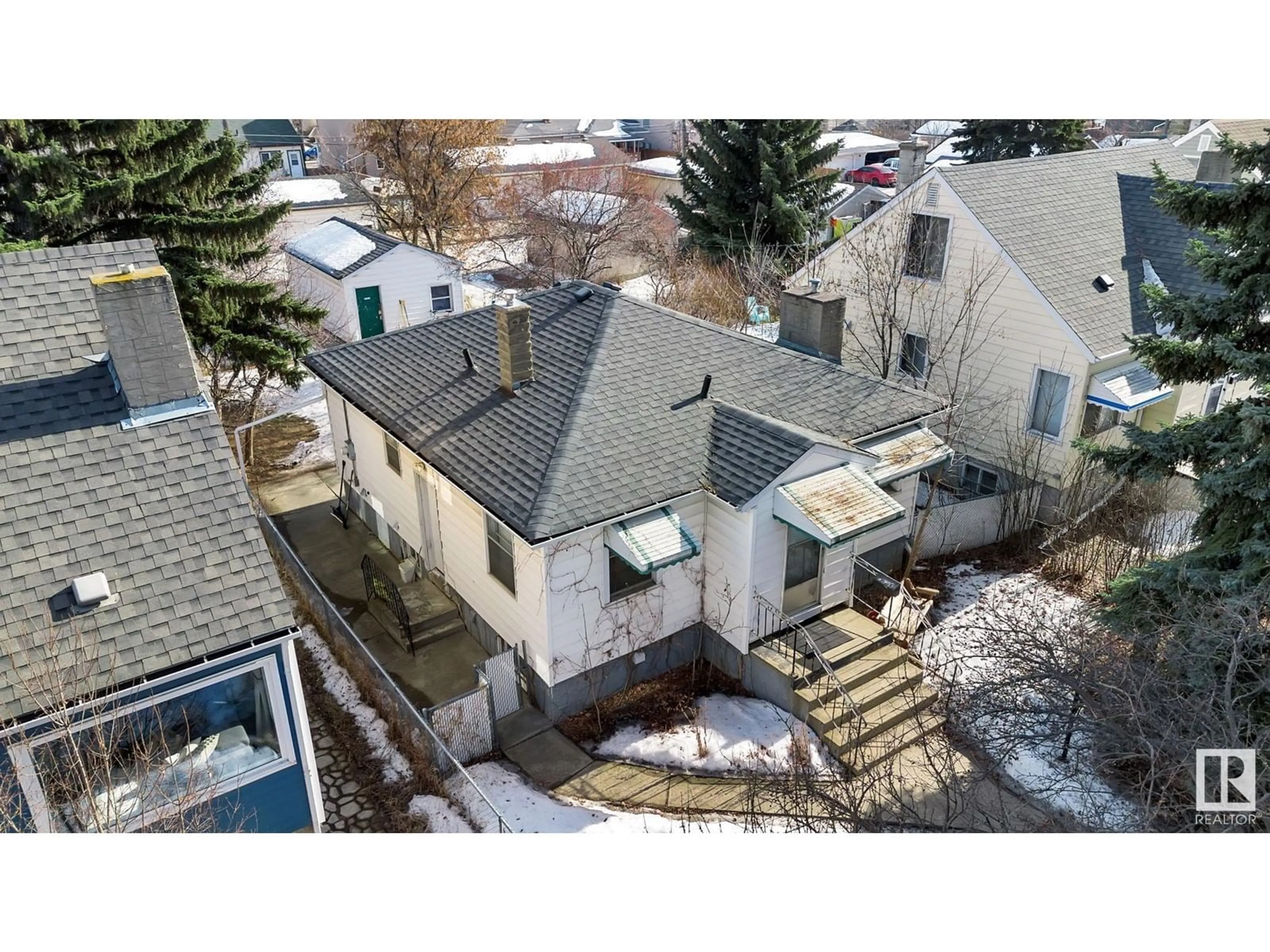 A pic from outside/outdoor area/front of a property/back of a property/a pic from drone, street for NW - 12235 104 ST, Edmonton Alberta T5G2L7