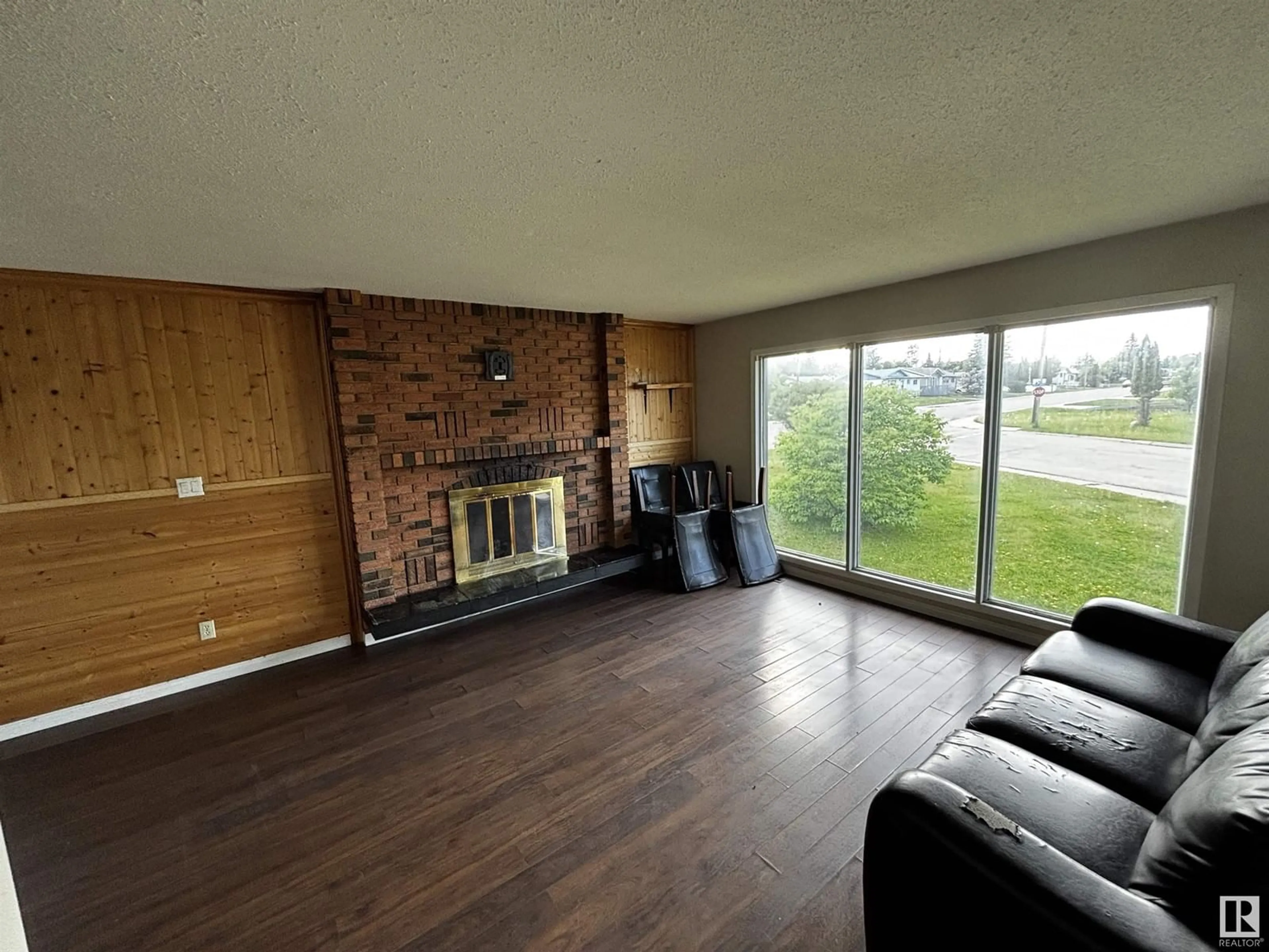 A pic of a room for 5501 48 ST, Drayton Valley Alberta T7A1B5