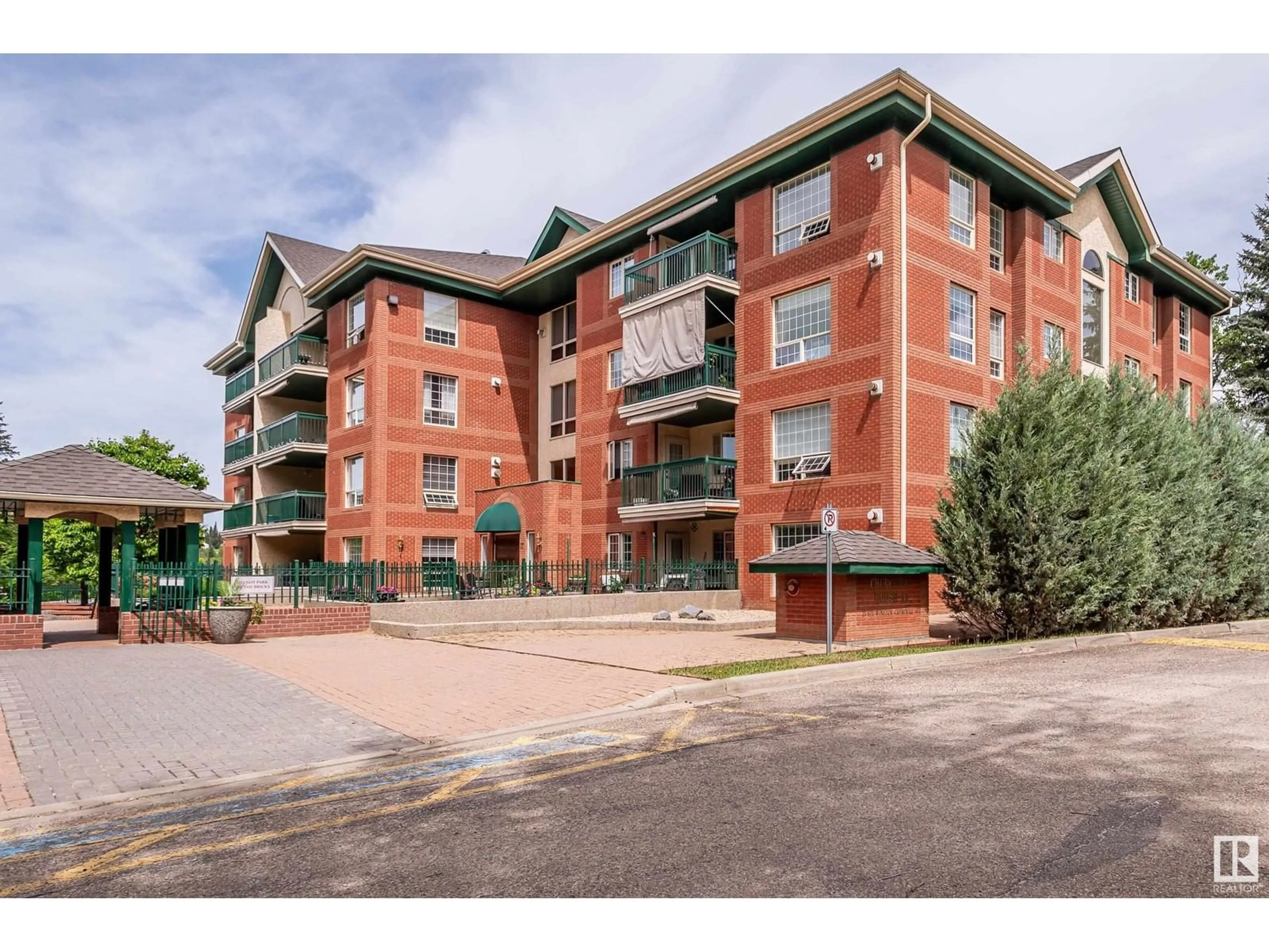 A pic from outside/outdoor area/front of a property/back of a property/a pic from drone, unknown for 102 - 102 SIR WINSTON CHURCHILL AV, St. Albert Alberta T8N0G3