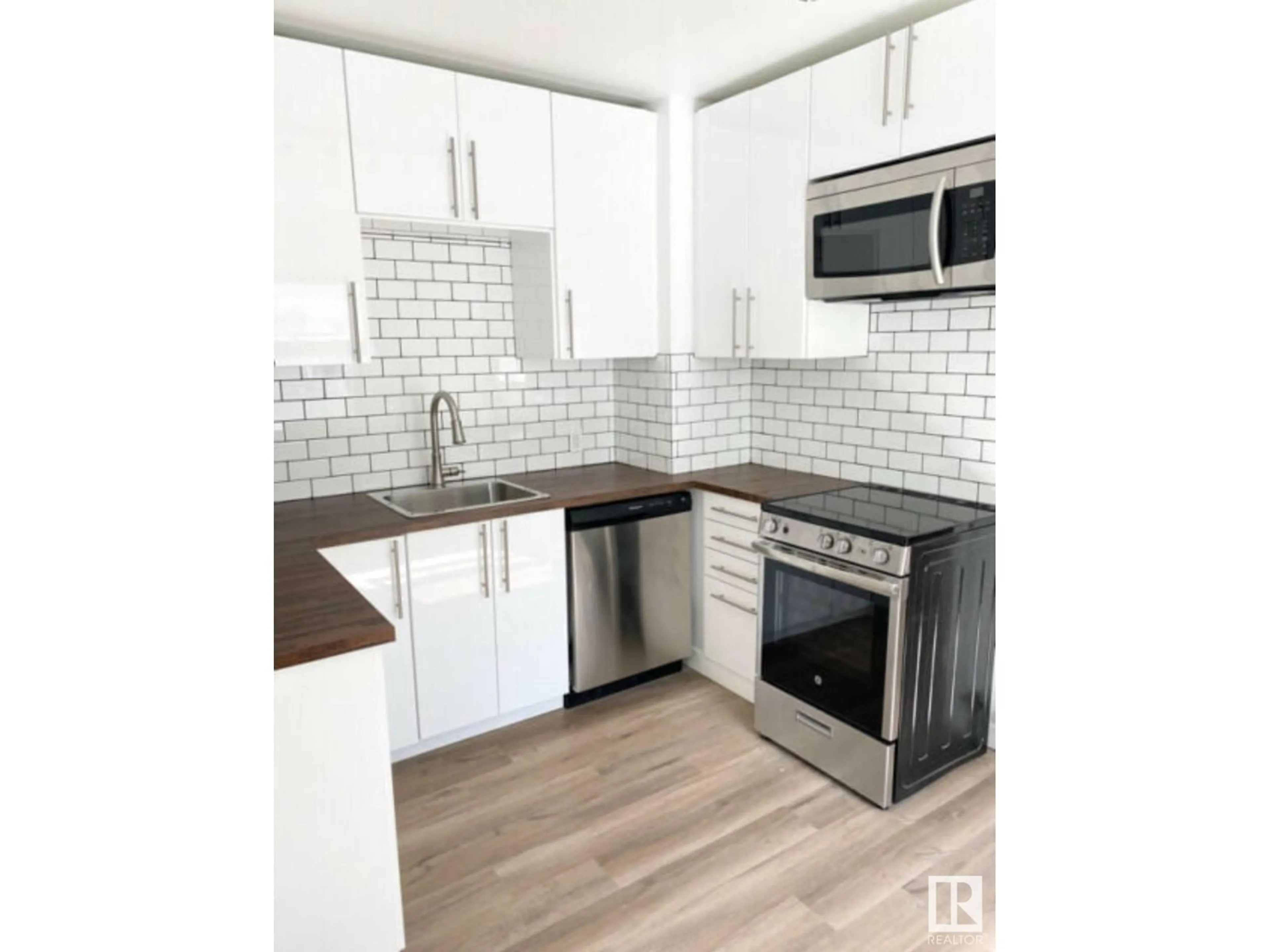 Standard kitchen, unknown for 12008 64 ST, Edmonton Alberta T5W4J6