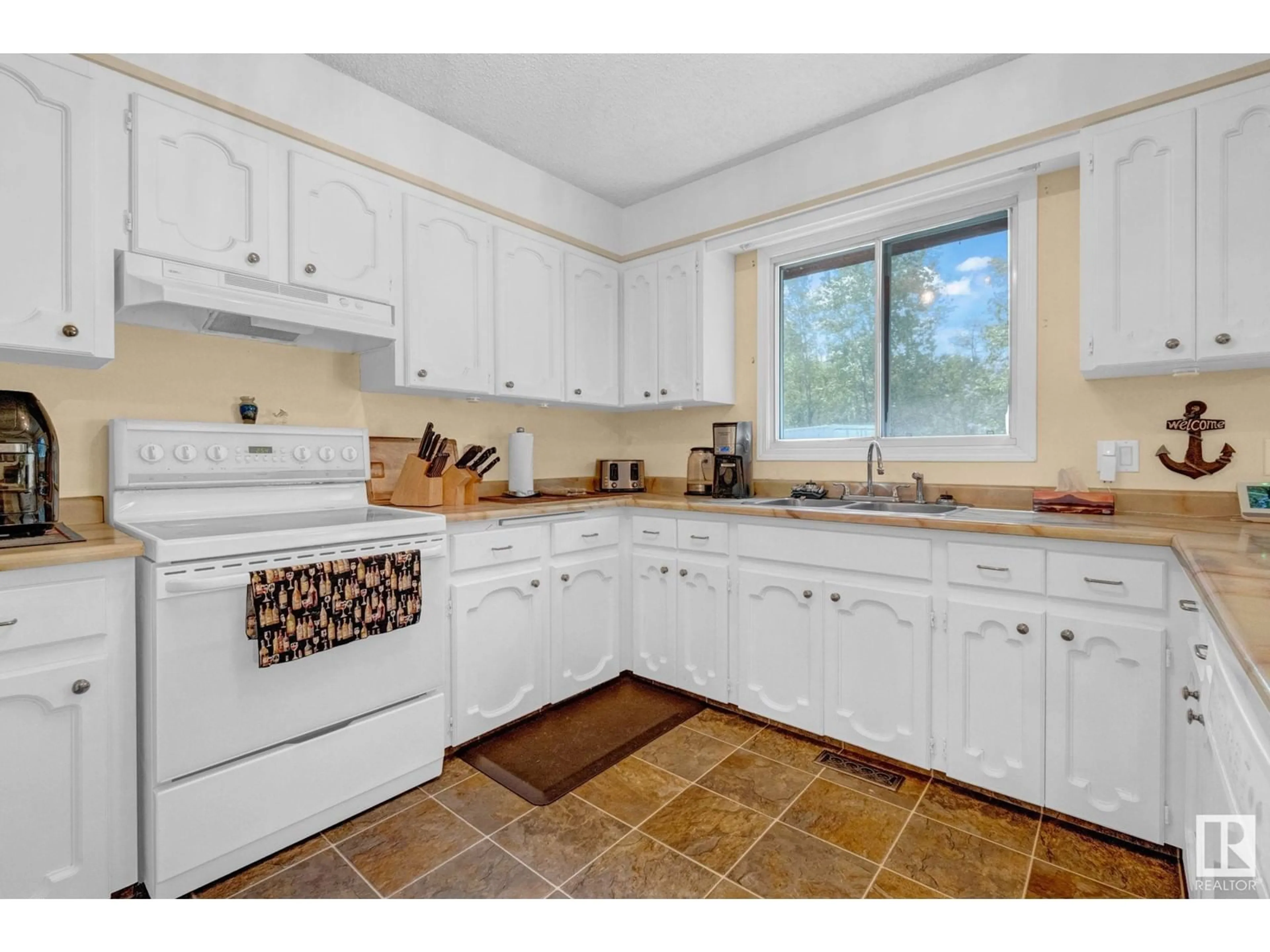 Standard kitchen, unknown for #115 - 51308 RANGE RD 195, Rural Beaver County Alberta T0B4J1