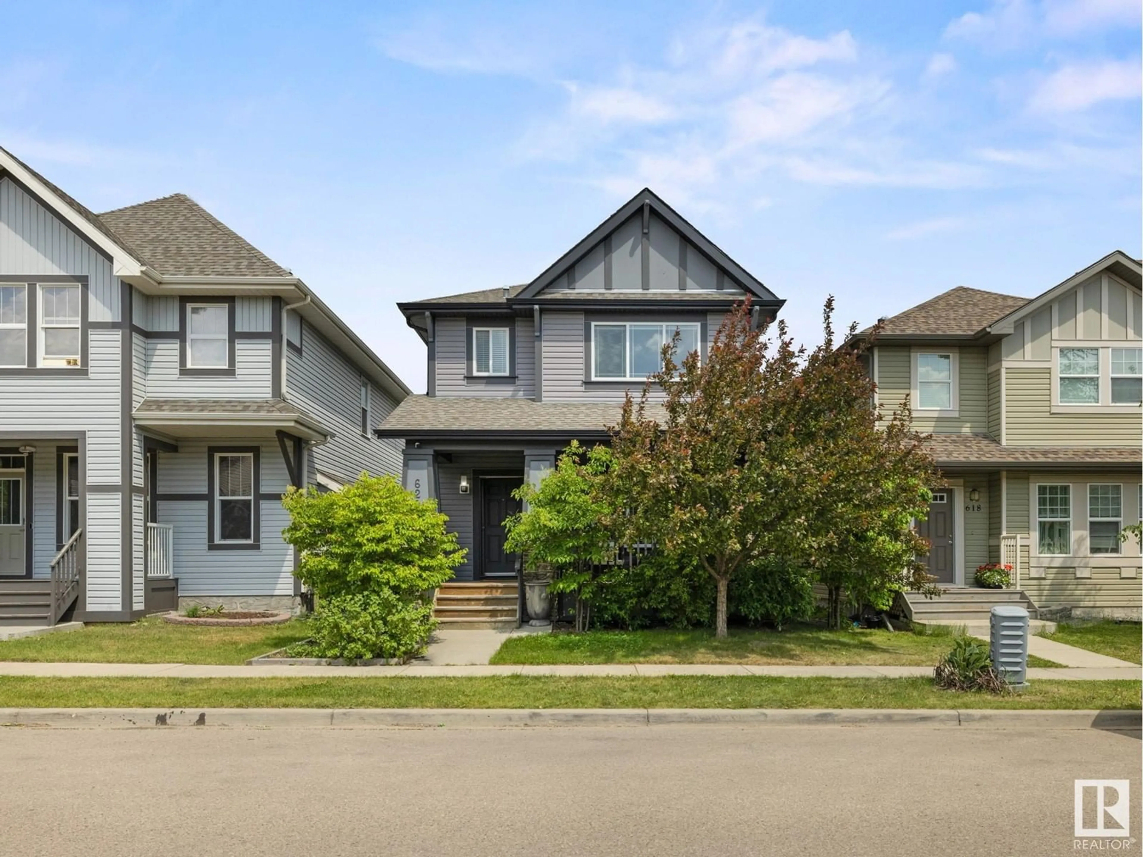 Home with vinyl exterior material, street for LI NW - 620 MCDONOUGH LINK, Edmonton Alberta T5Y0M8
