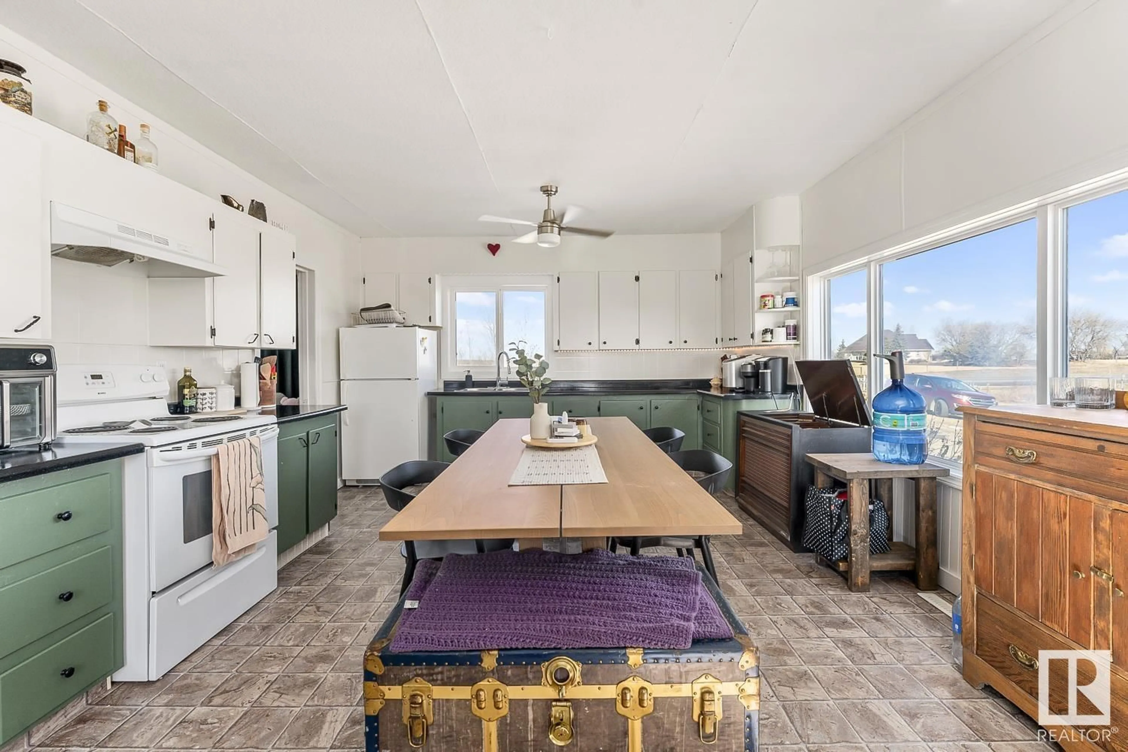 Open concept kitchen, ceramic/tile floor for 46127 TWP RD 610, Rural Bonnyville M.D. Alberta T9N2J6