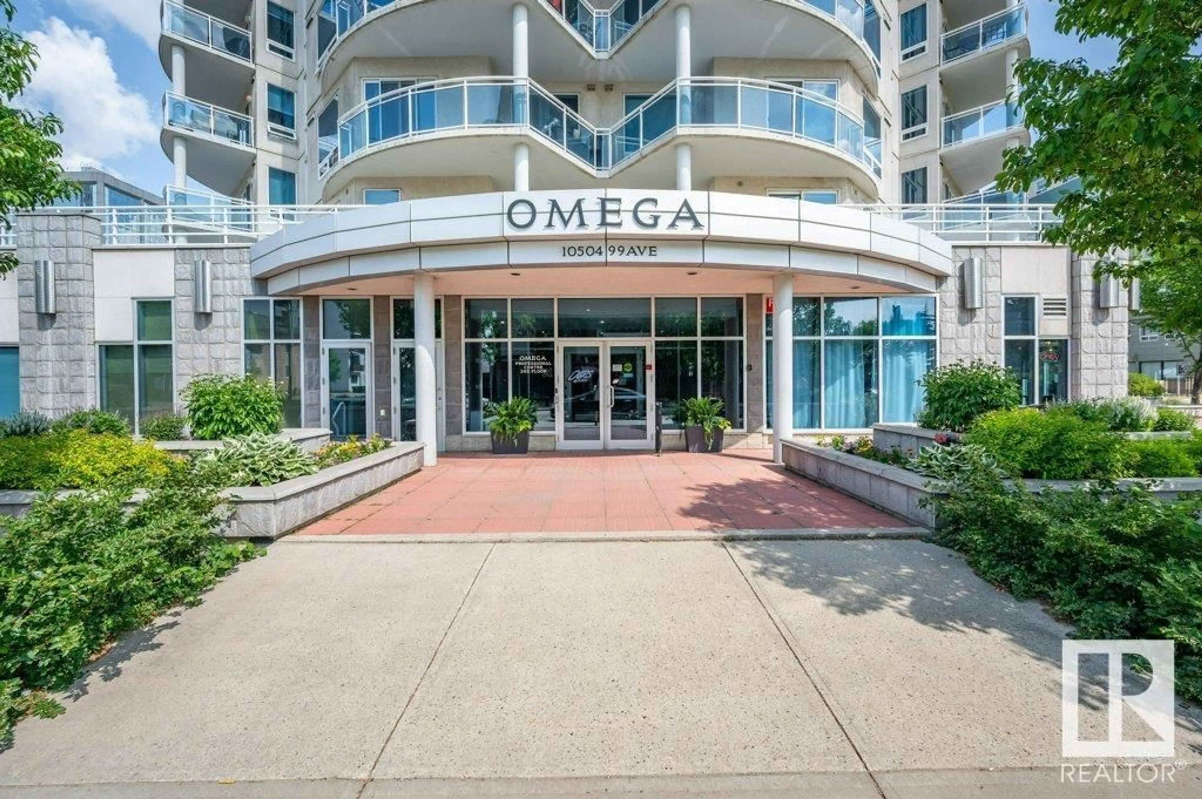 Indoor foyer for #501 - 10504 99 AV, Edmonton Alberta T5K1B2