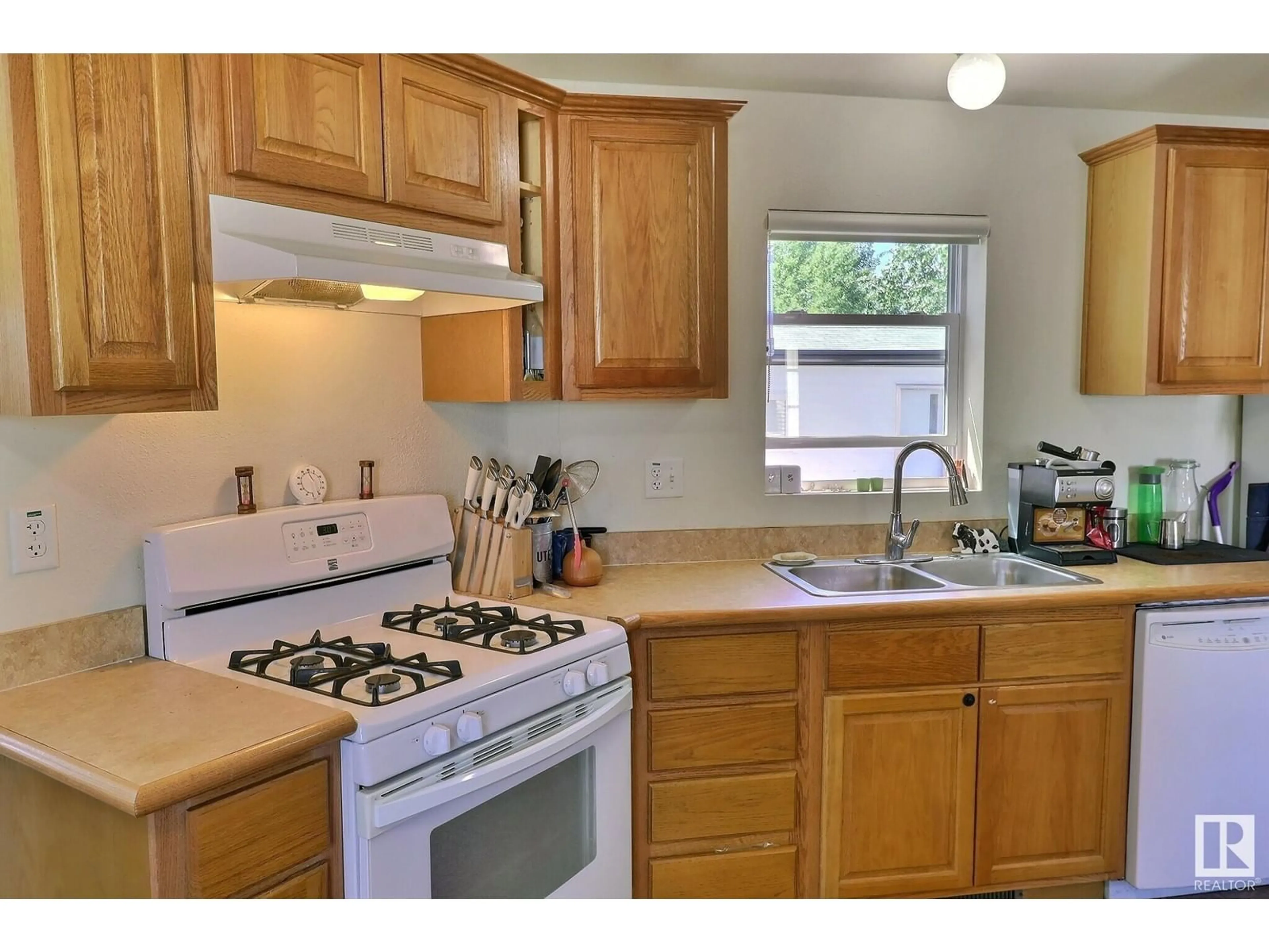 Standard kitchen, unknown for 53222 - 477 RANGE ROAD 272 SQ, Rural Parkland County Alberta T7X3P4