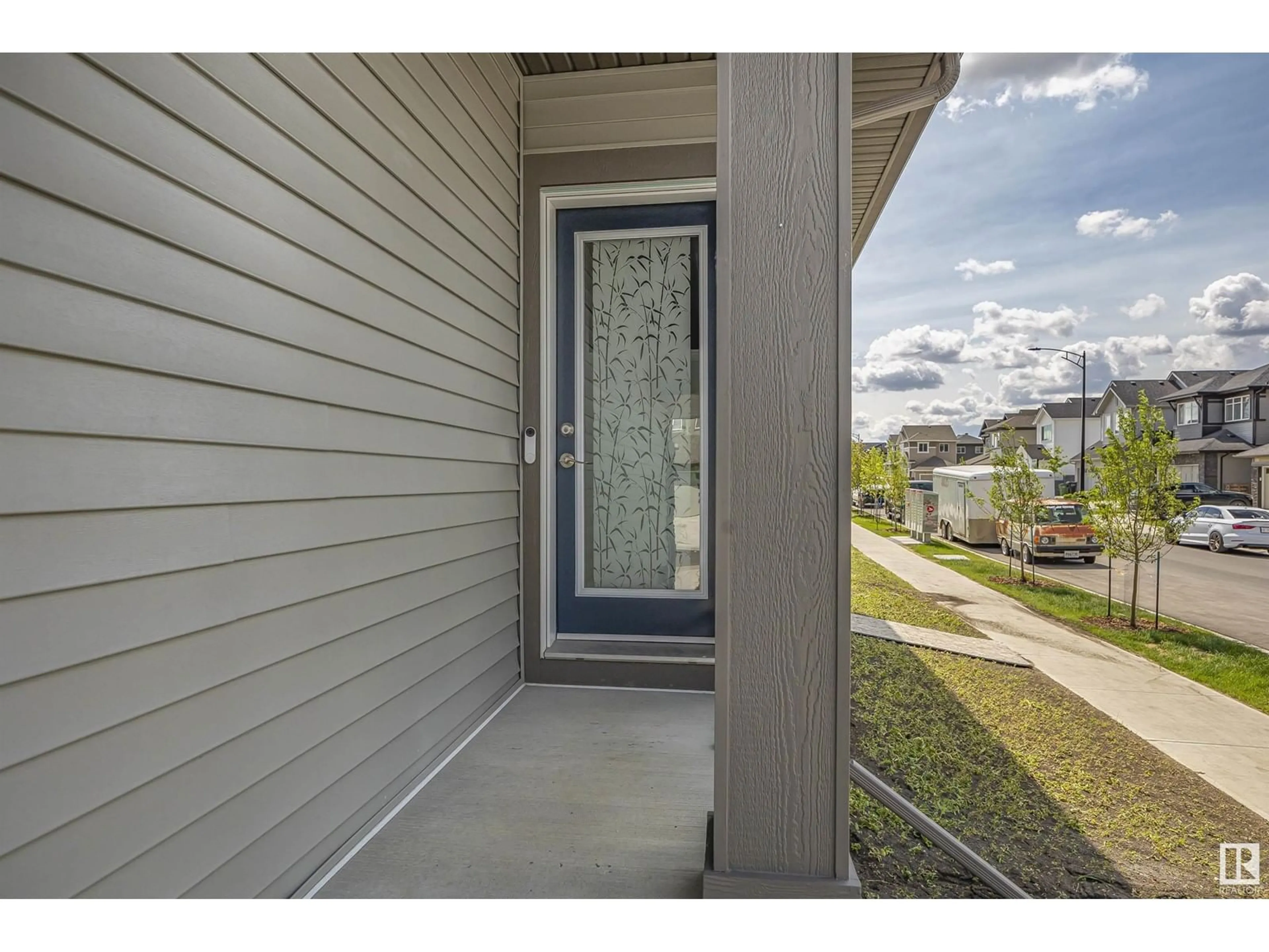 Indoor entryway for 4825 KINNEY RD, Edmonton Alberta T6W5G2