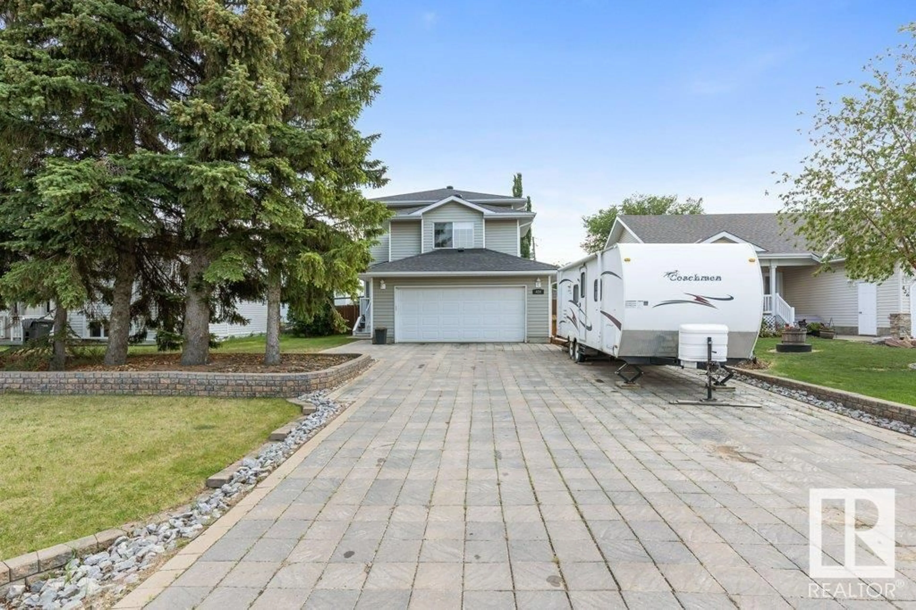 A pic from outside/outdoor area/front of a property/back of a property/a pic from drone, street for 25100 - 424 TWP ROAD 554, Cardiff Alberta T8R2G5