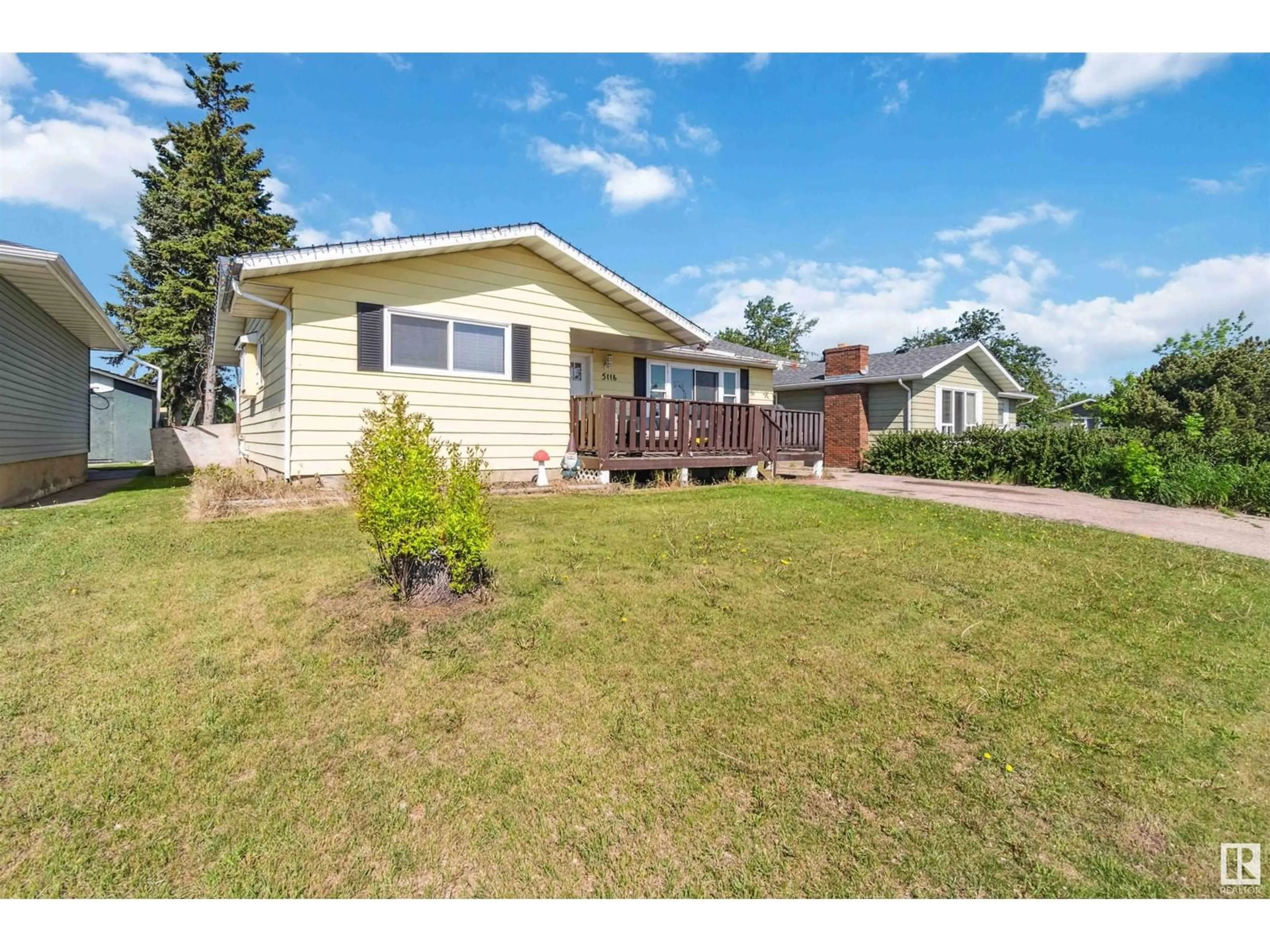 A pic from outside/outdoor area/front of a property/back of a property/a pic from drone, unknown for 5116 59 ST, Redwater Alberta T0A2W0