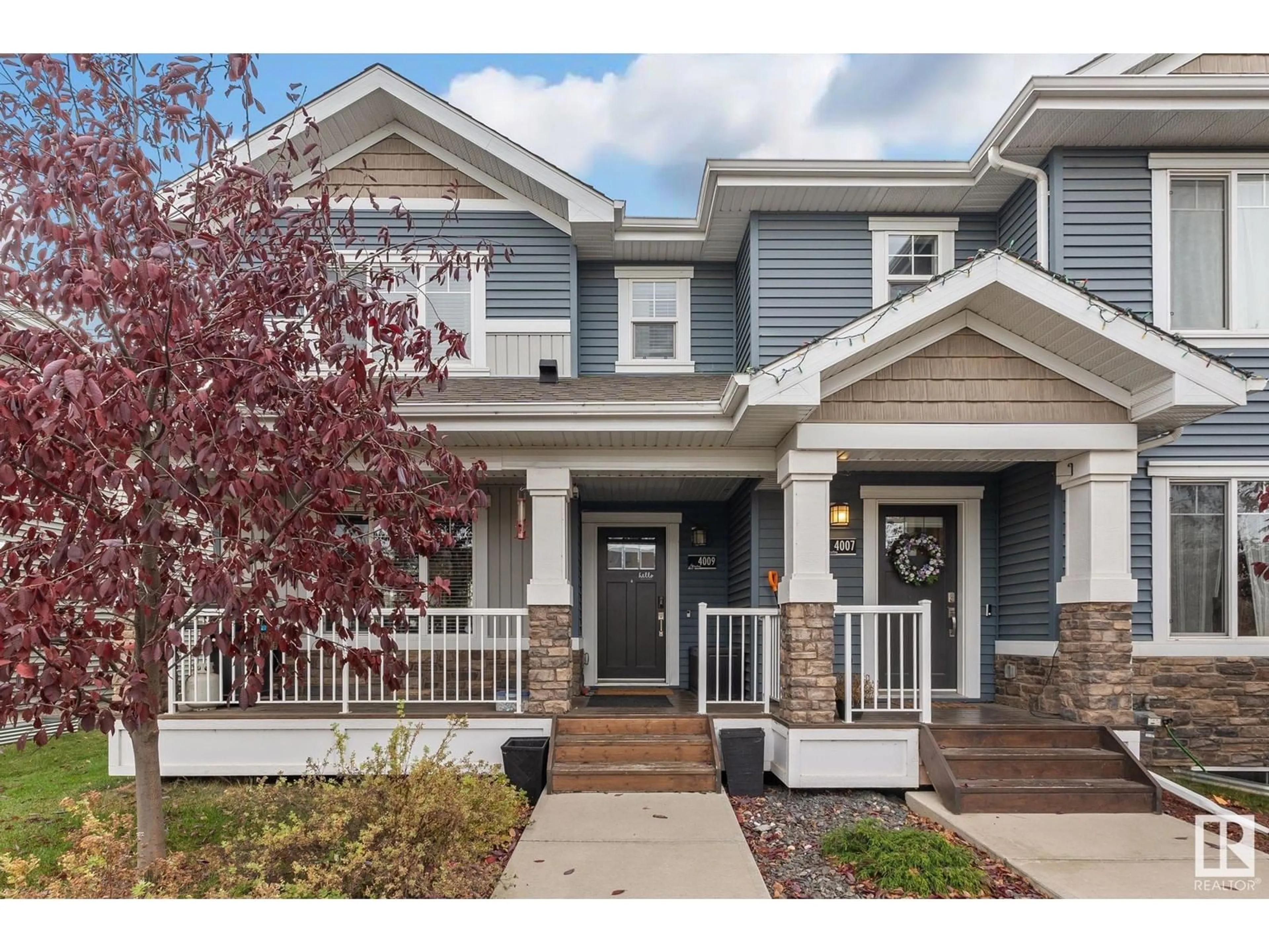 Home with vinyl exterior material, street for 4009 BLACKBIRD LINK, Edmonton Alberta T5S0K8