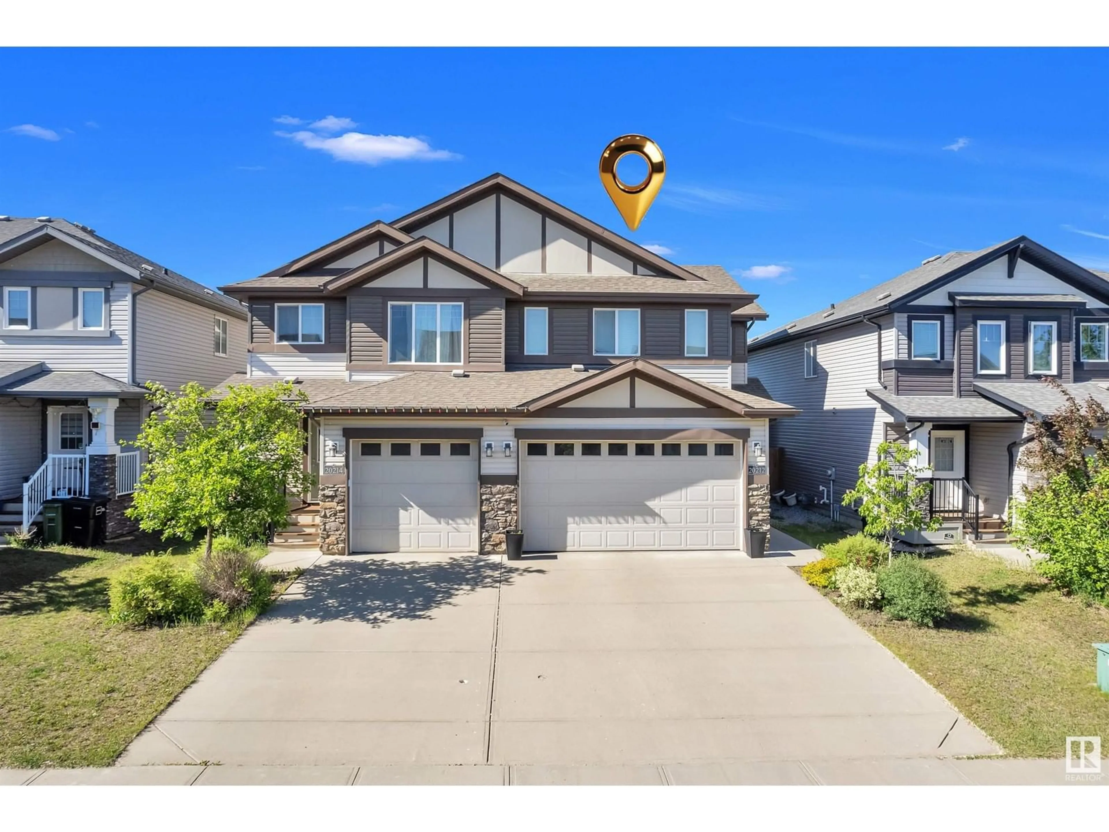 Home with vinyl exterior material, street for 20212 43 AV, Edmonton Alberta T6M0R8