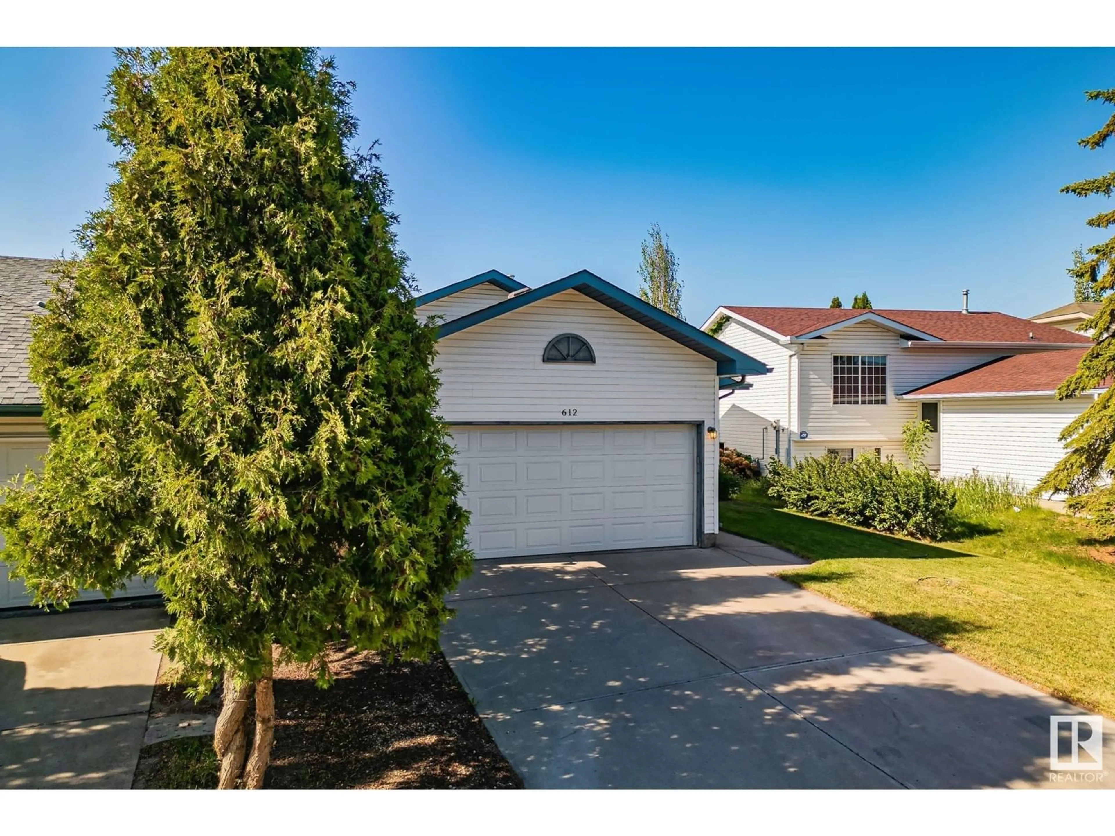 A pic from outside/outdoor area/front of a property/back of a property/a pic from drone, street for 612 HORNER RD, Edmonton Alberta T5A4Y9