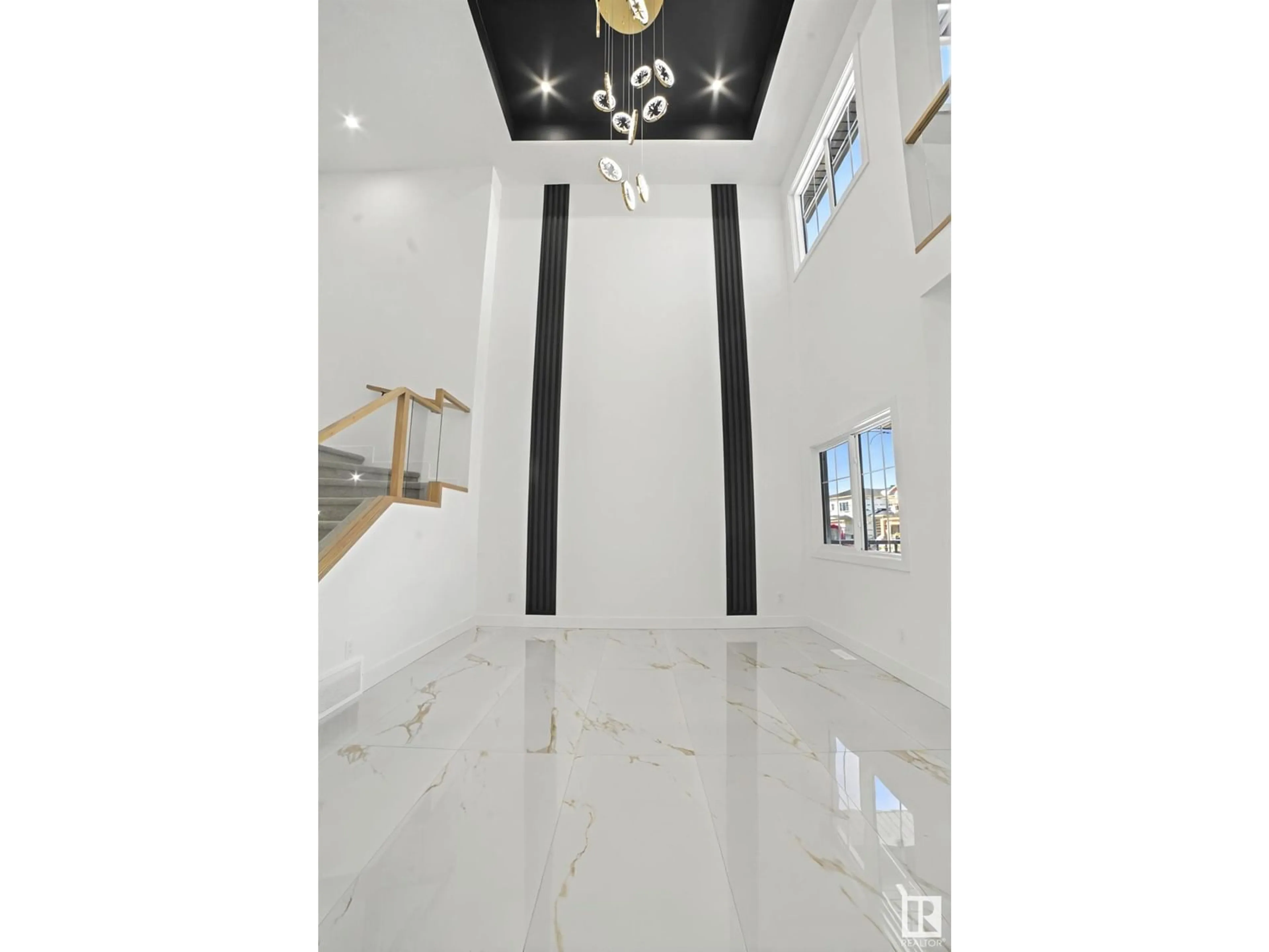 Indoor foyer for 106 ELDRIDGE PT, St. Albert Alberta T8N5X4