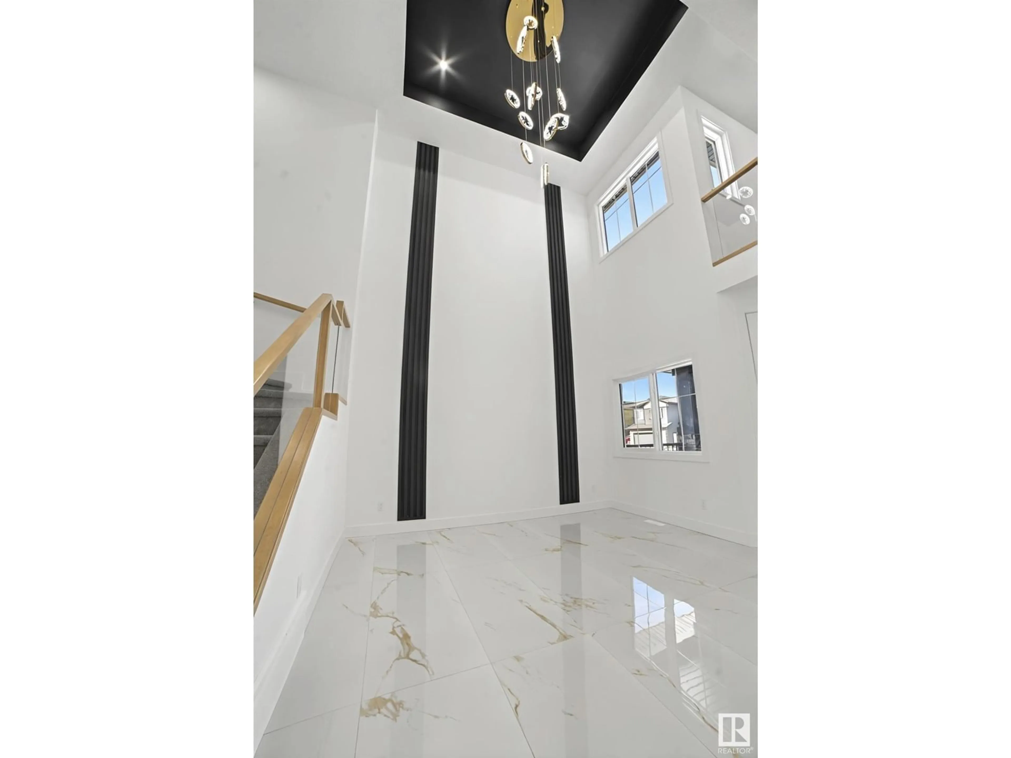 Indoor foyer for 106 ELDRIDGE PT, St. Albert Alberta T8N5X4
