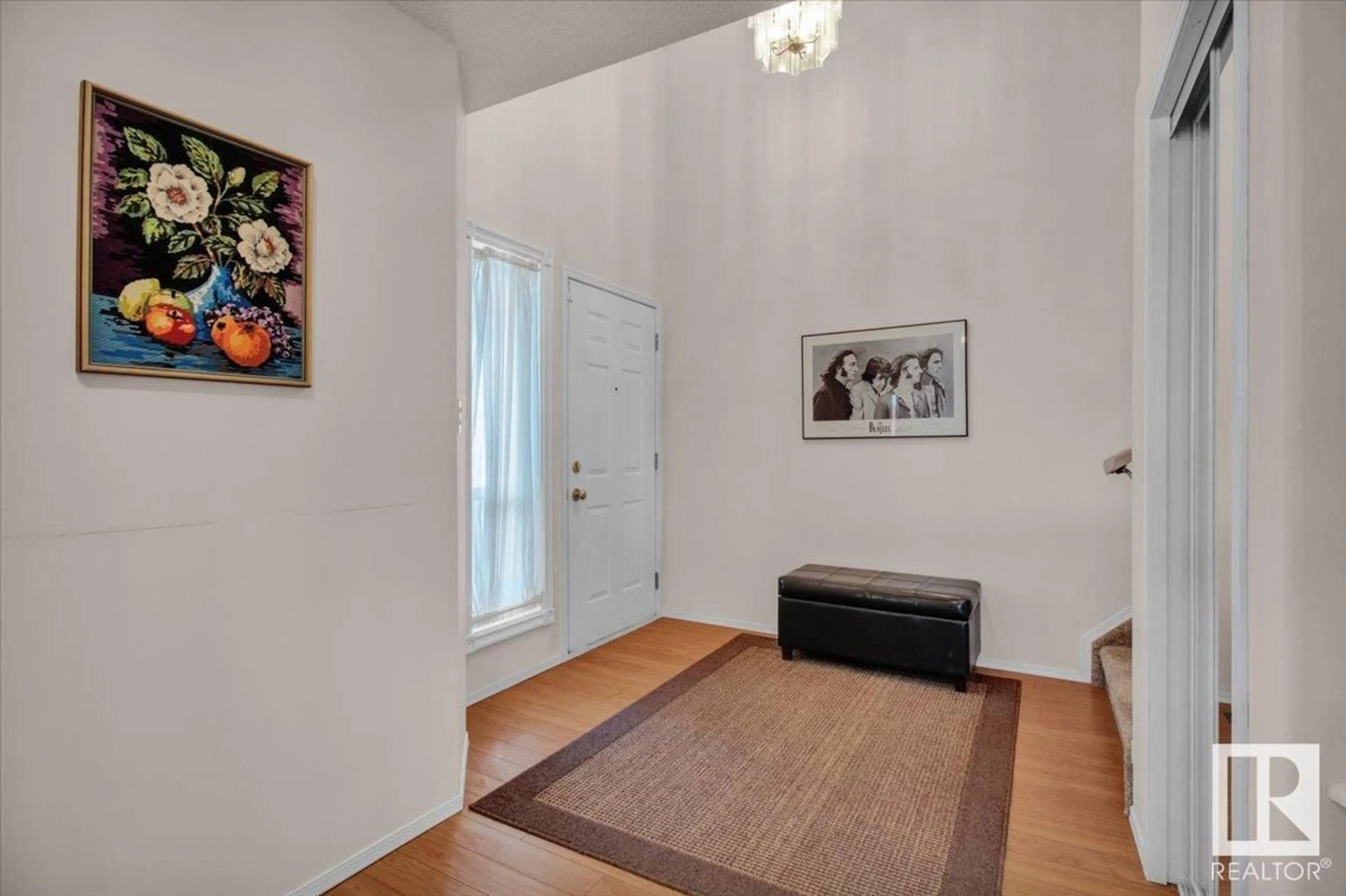 Indoor entryway for 91 DECHENE RD, Edmonton Alberta T6M2M9