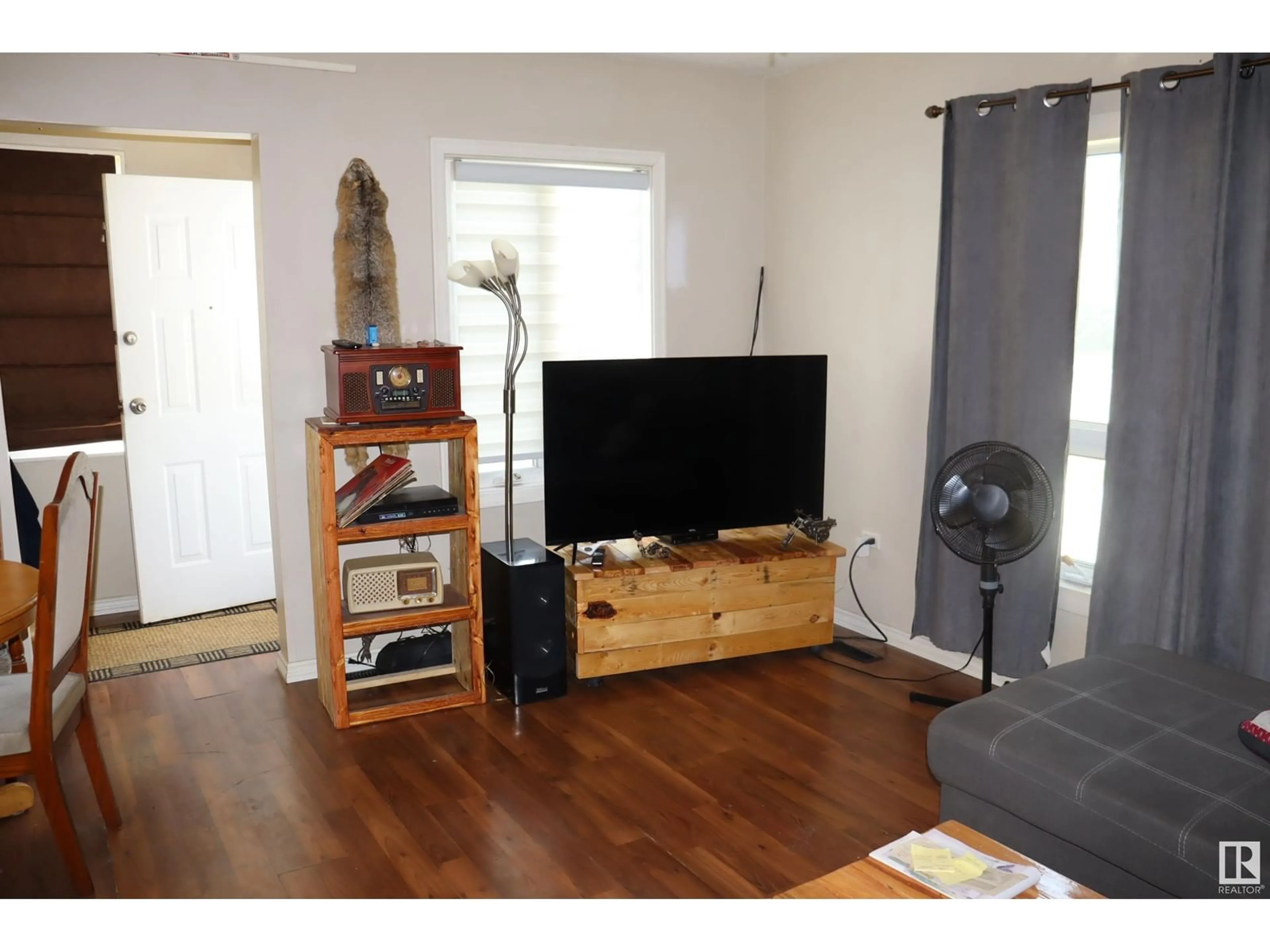 A pic of a room for 5319 47 AV, Wetaskiwin Alberta T9A0K9