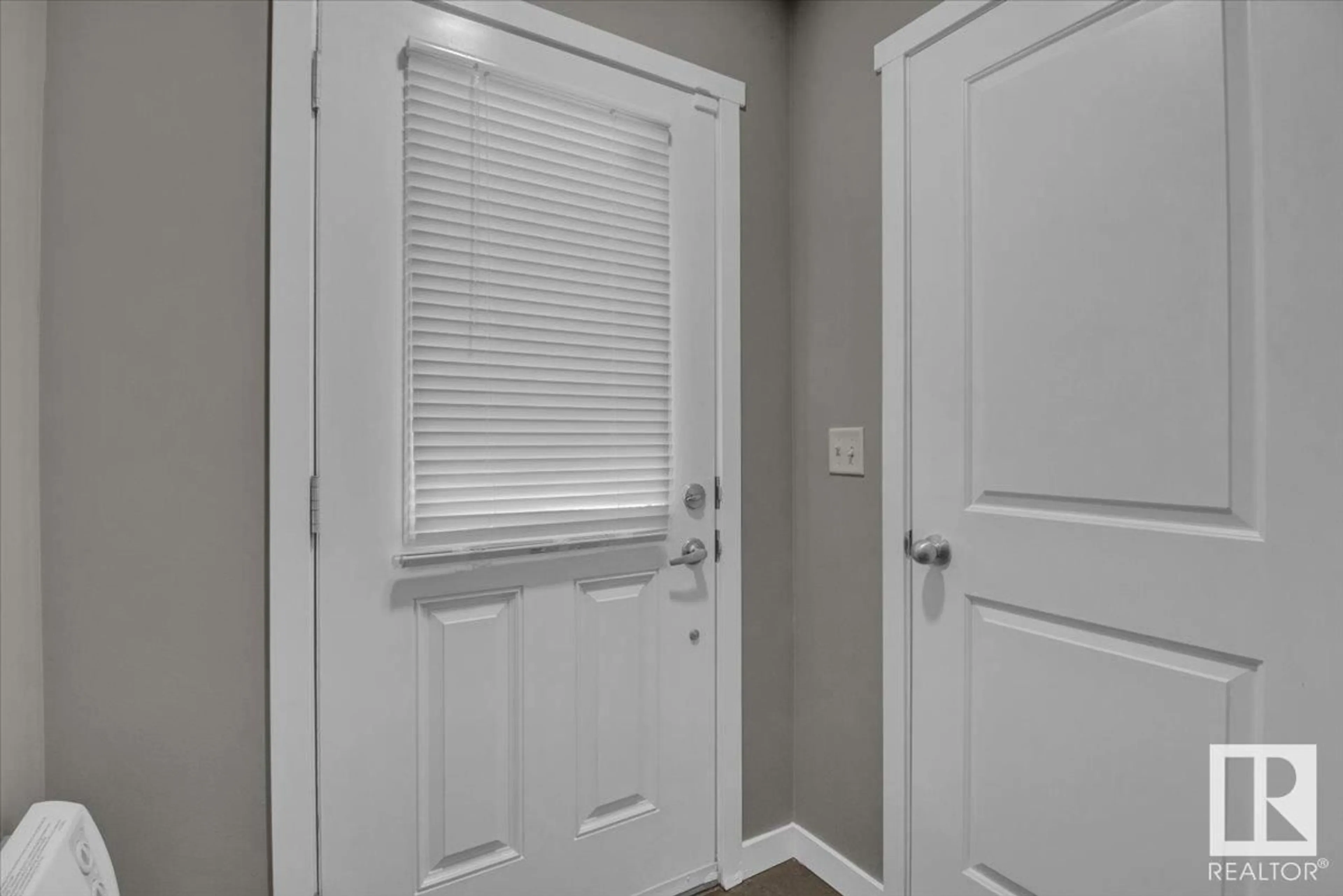 Indoor entryway for 603 - 149 WATT BV, Edmonton Alberta T6X0P3