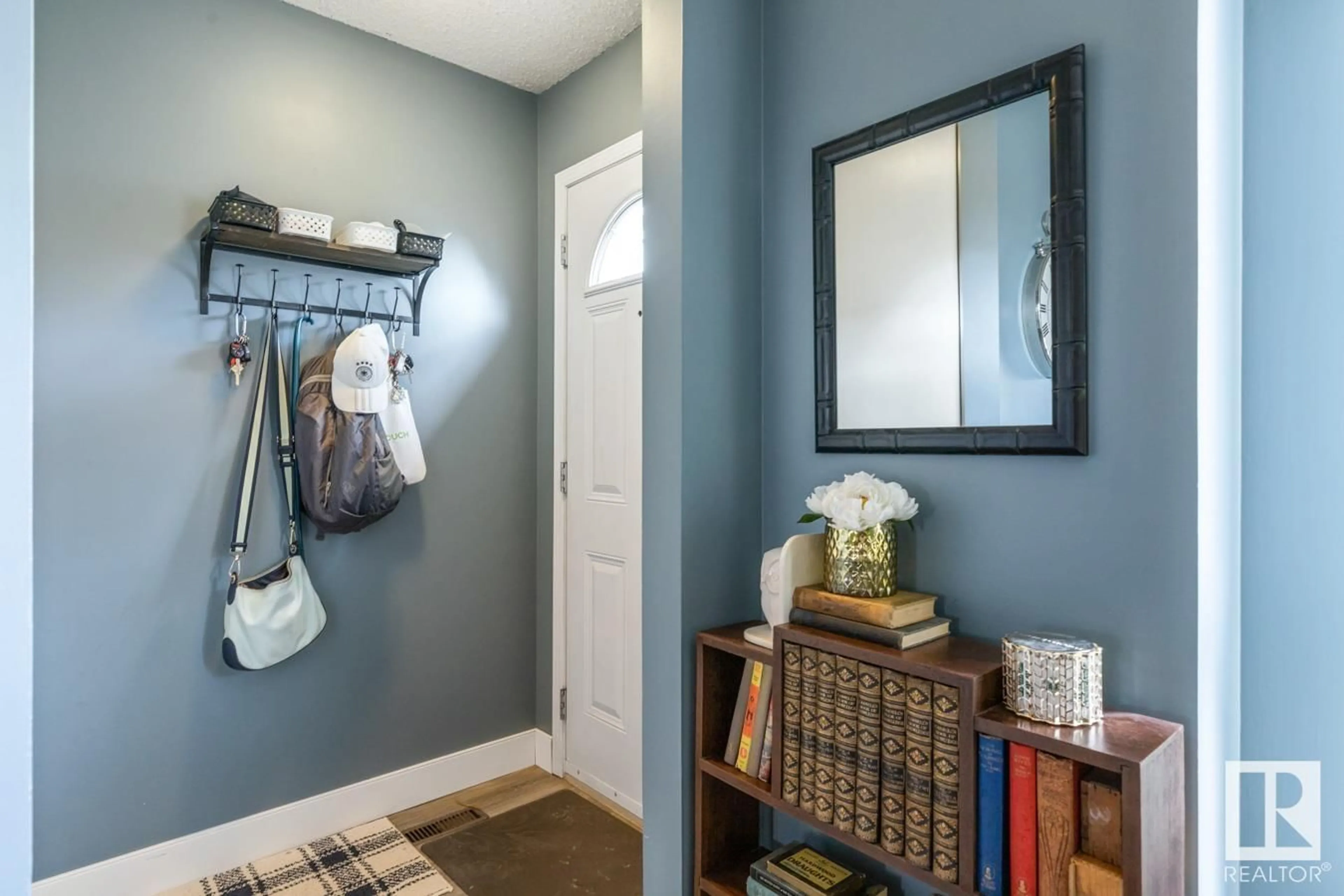 Indoor entryway for 82 - 2131 OAK ST, Sherwood Park Alberta T8A4W9