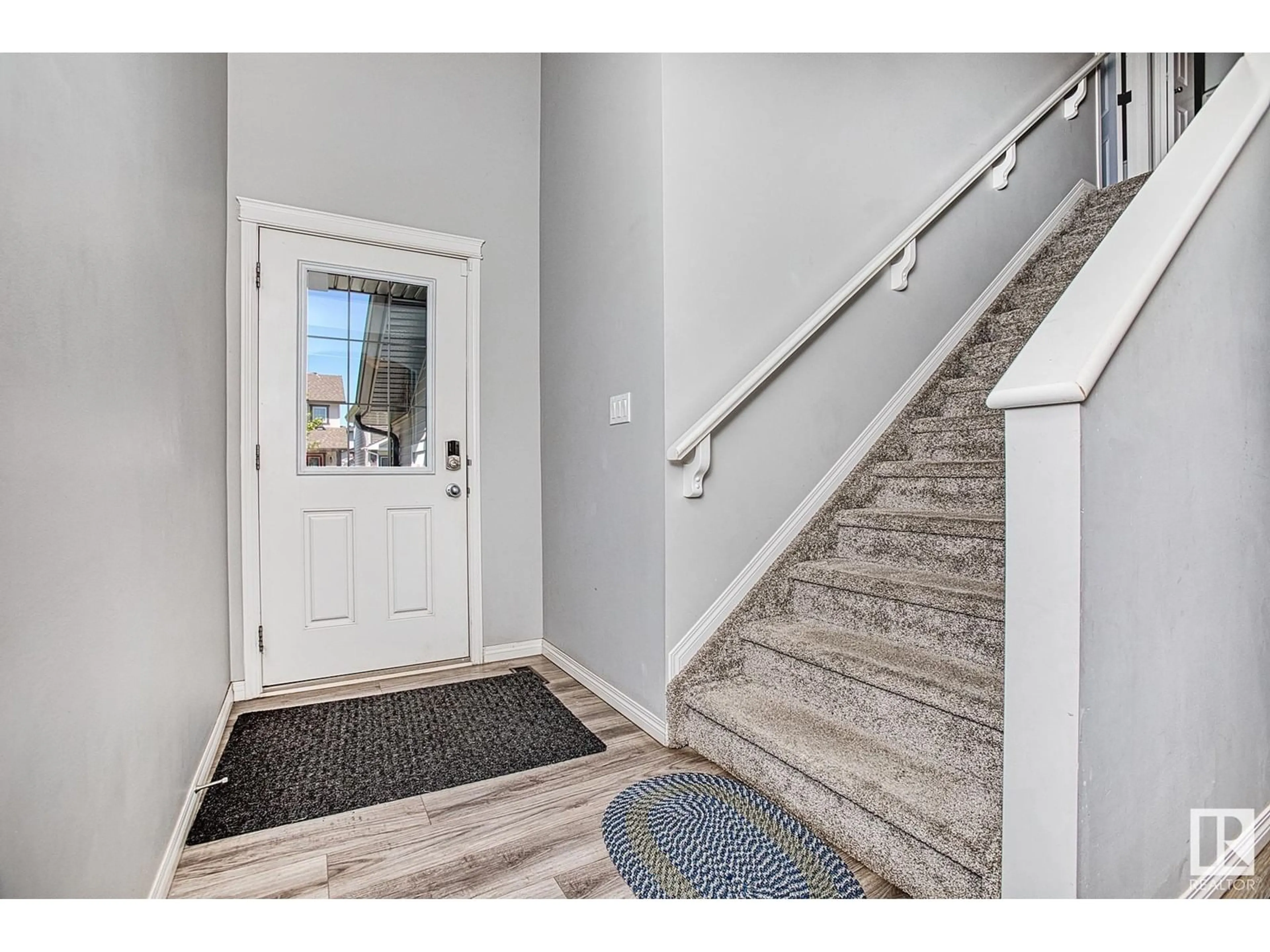 Indoor entryway for NW - 17719 64 ST, Edmonton Alberta T5Y3X3